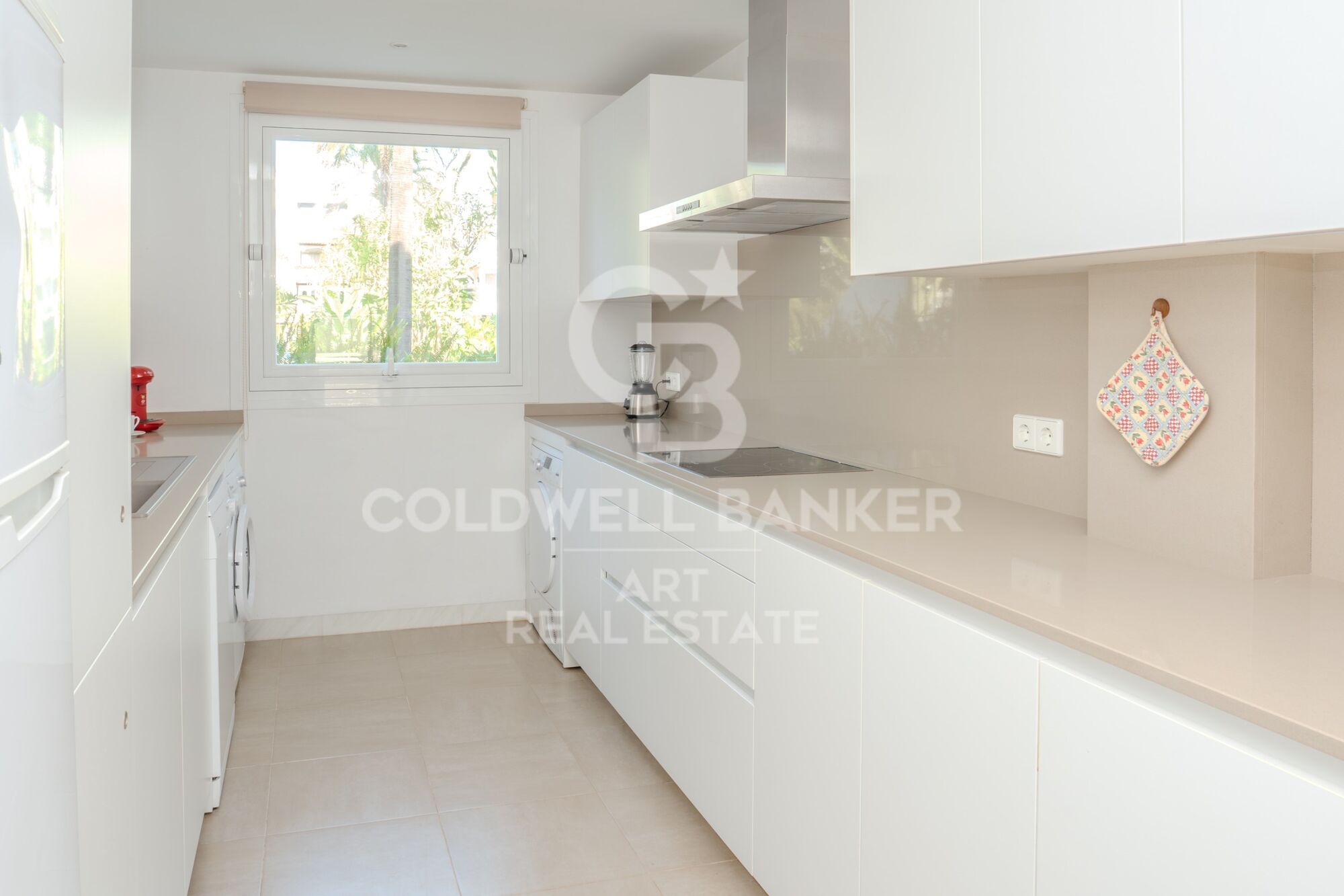 Exclusivo apartamento en la prestigiosa Urbanización La Alcazaba, Puerto Banús