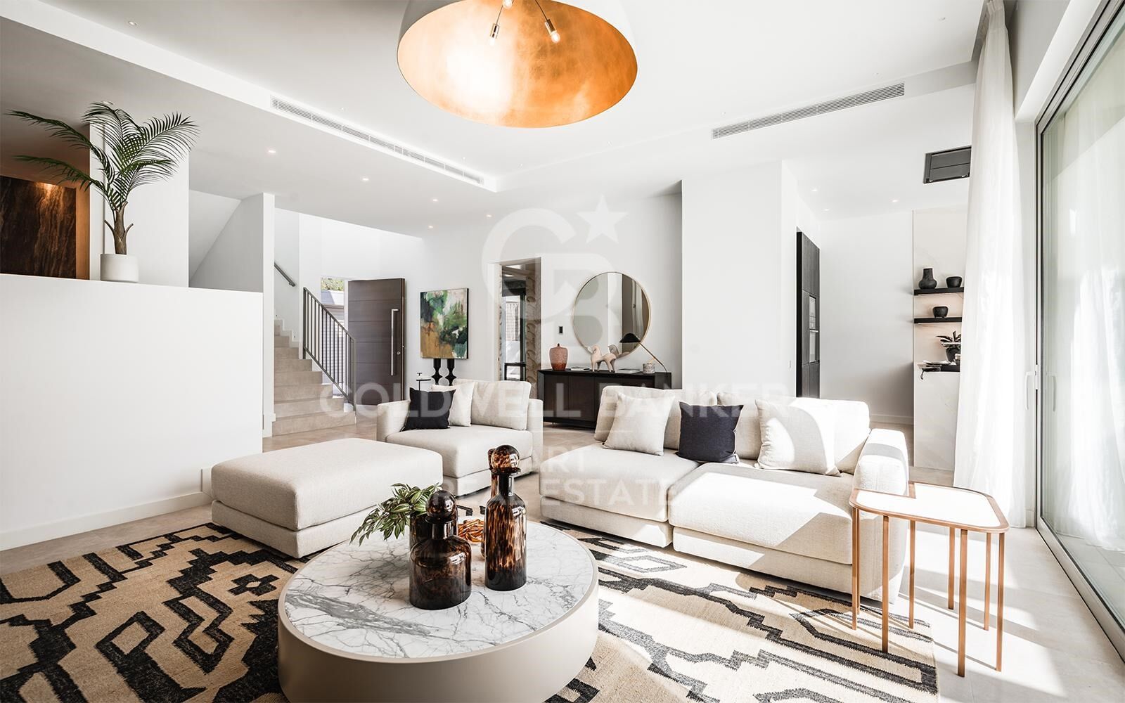 Zeitgenössische Villa mit 5 Schlafzimmern in El Paraíso, New Golden Mile, Marbella