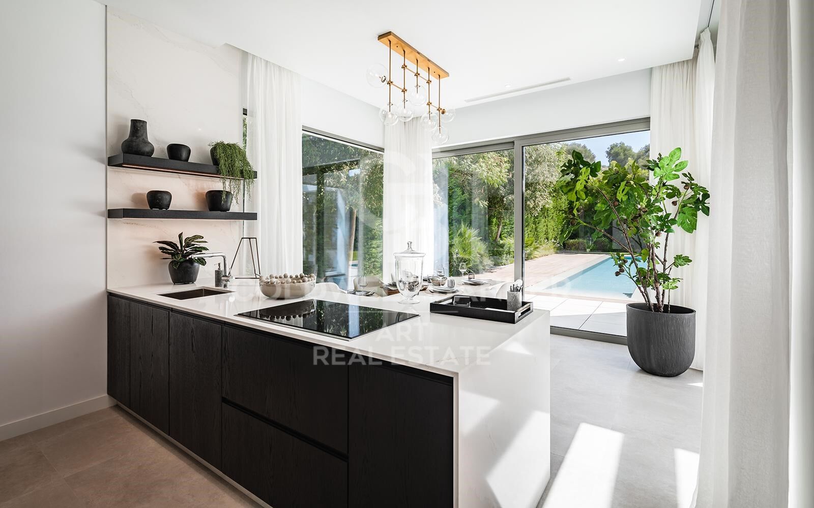 Villa contemporánea de 5 dormitorios en El Paraíso, New Golden Mile, Marbella