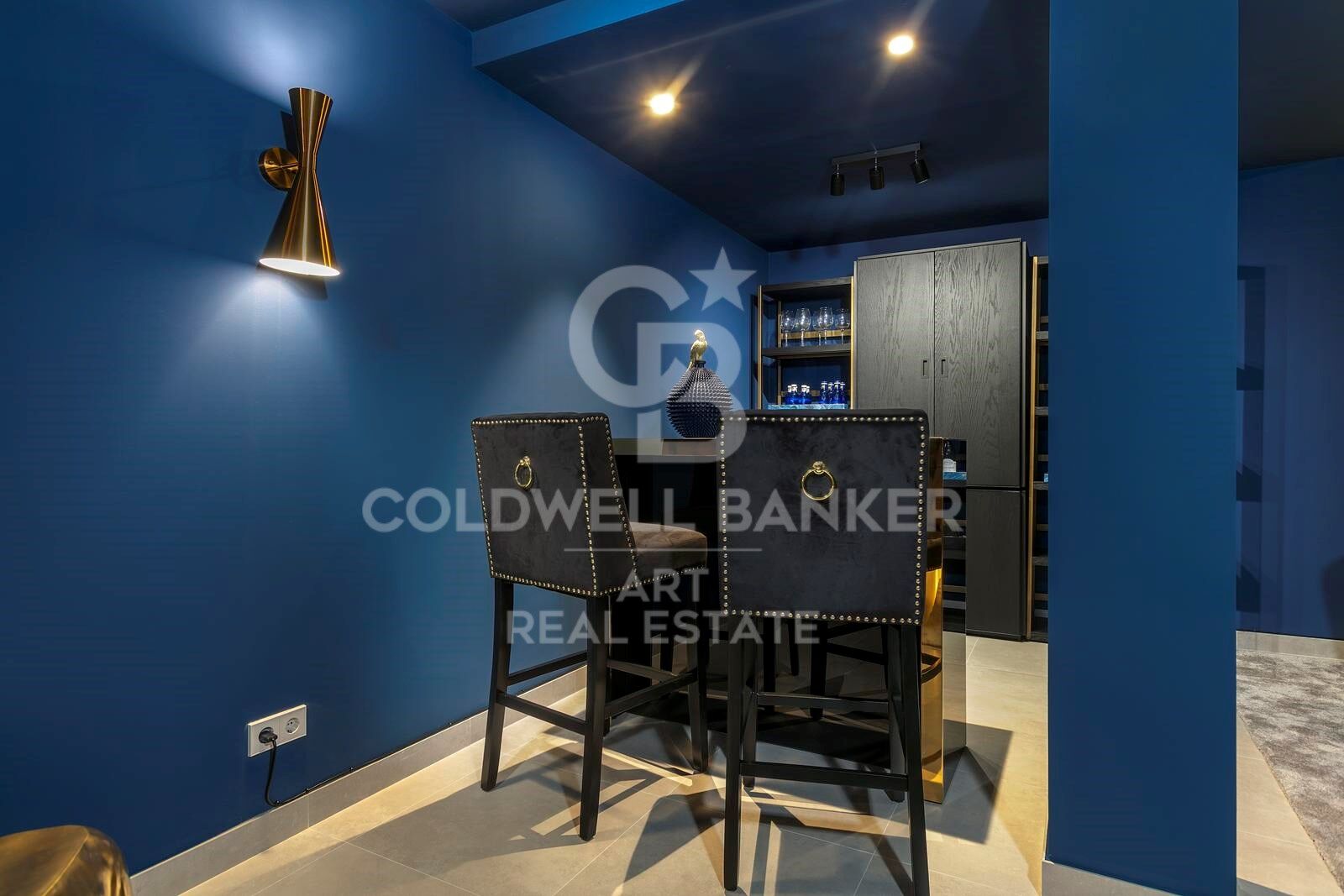 Villa contemporánea de 5 dormitorios en El Paraíso, New Golden Mile, Marbella