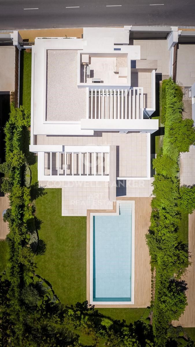 Villa contemporánea de 5 dormitorios en El Paraíso, New Golden Mile, Marbella