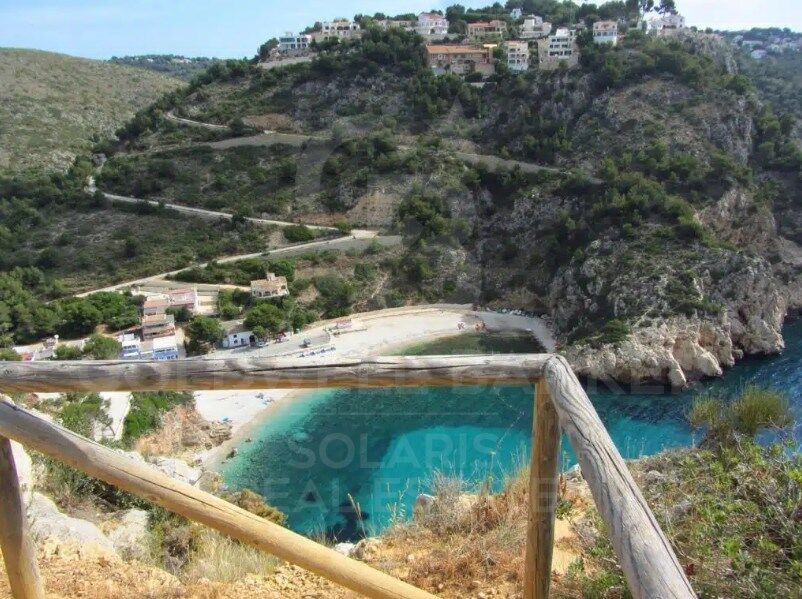 Villa con vistas infinitas y únicas en La Granadella en Jávea