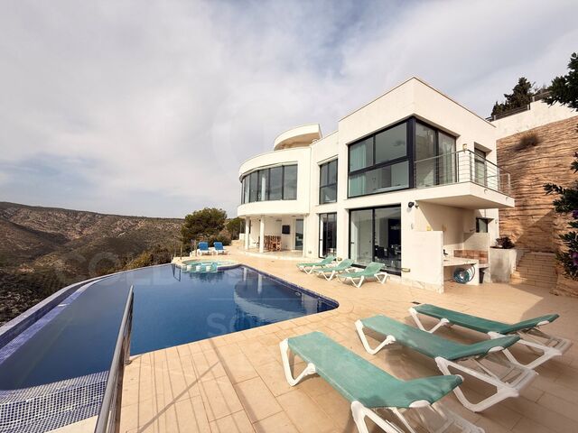 Villa with unique views in La Granadella in Javea
