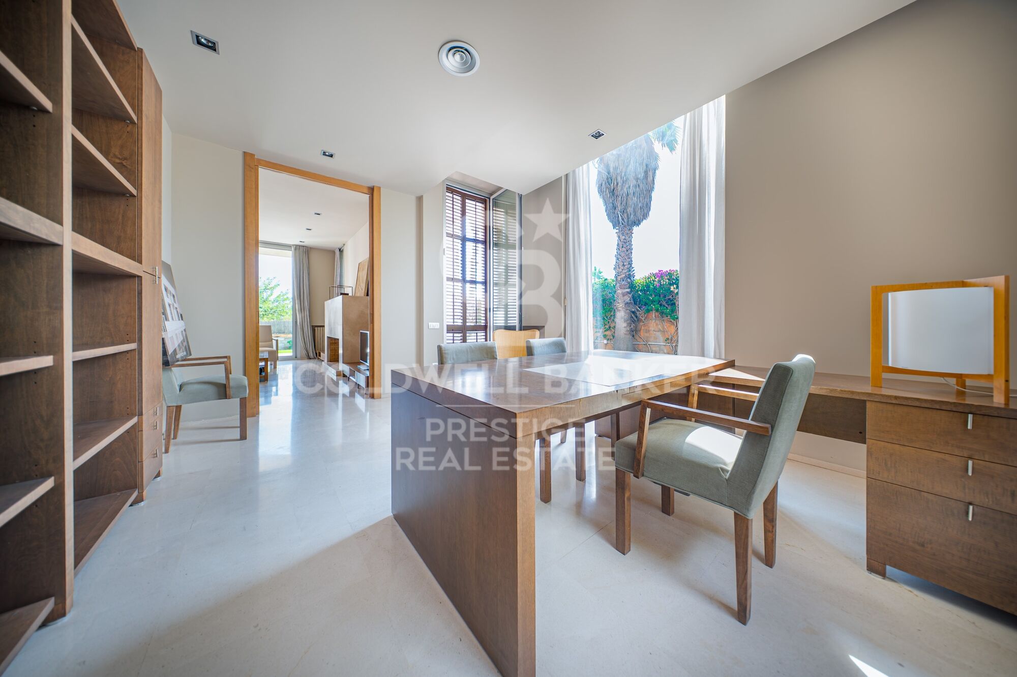 Torre de lujo de 800 m2 frente al mar en Gavà, Barcelona