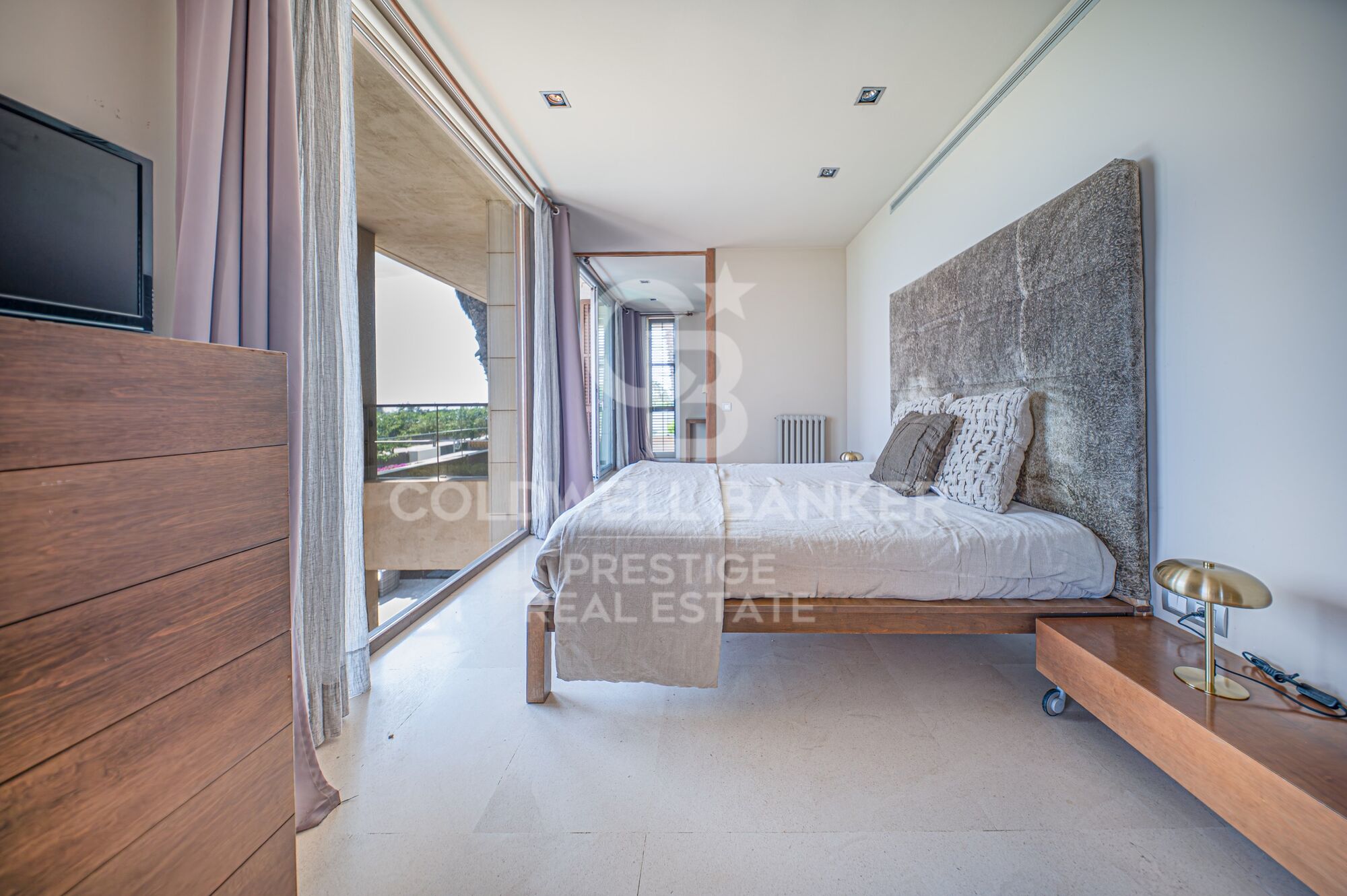 Torre de lujo de 800 m2 frente al mar en Gavà, Barcelona