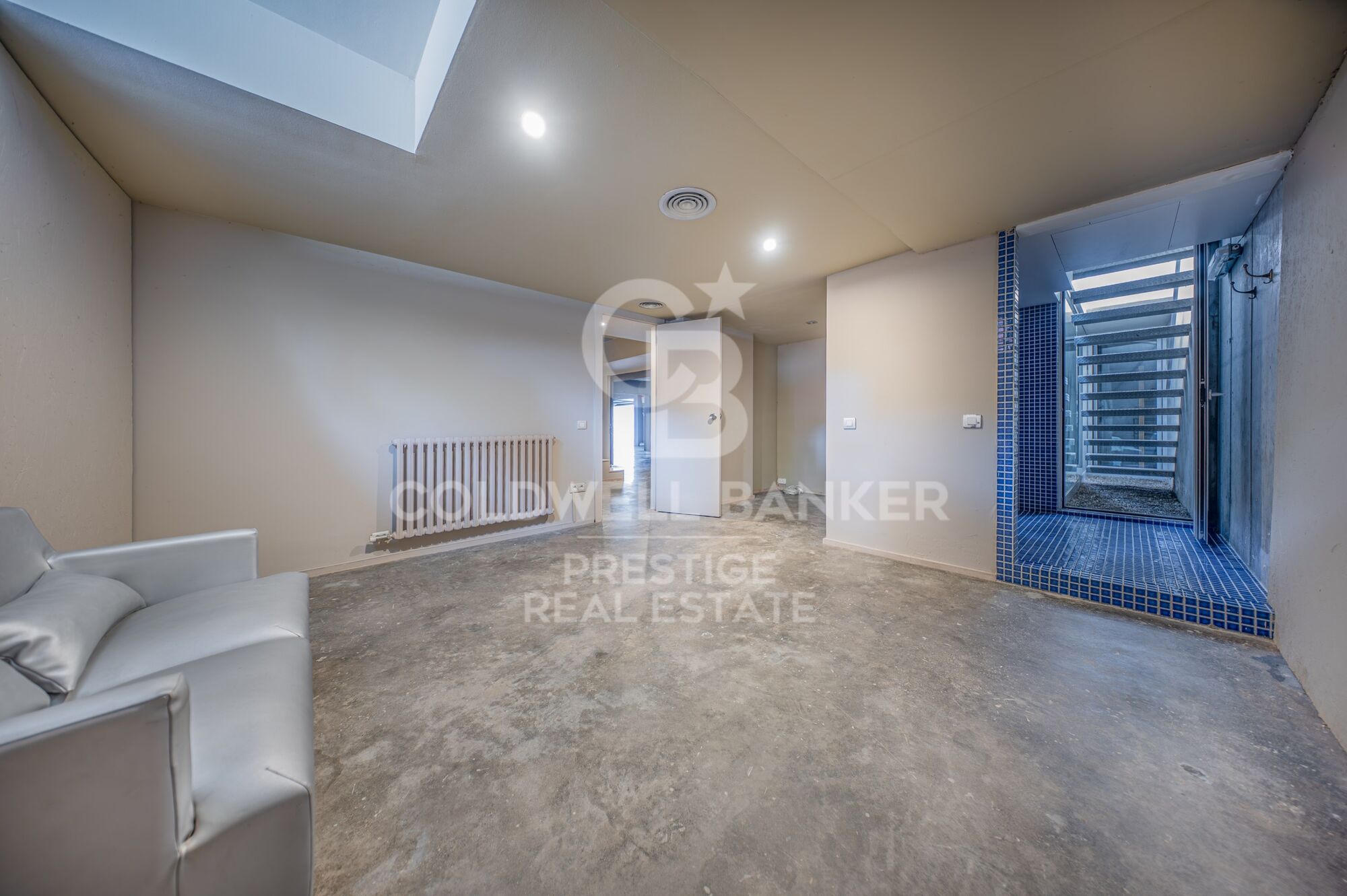 Torre de lujo de 800 m2 frente al mar en Gavà, Barcelona