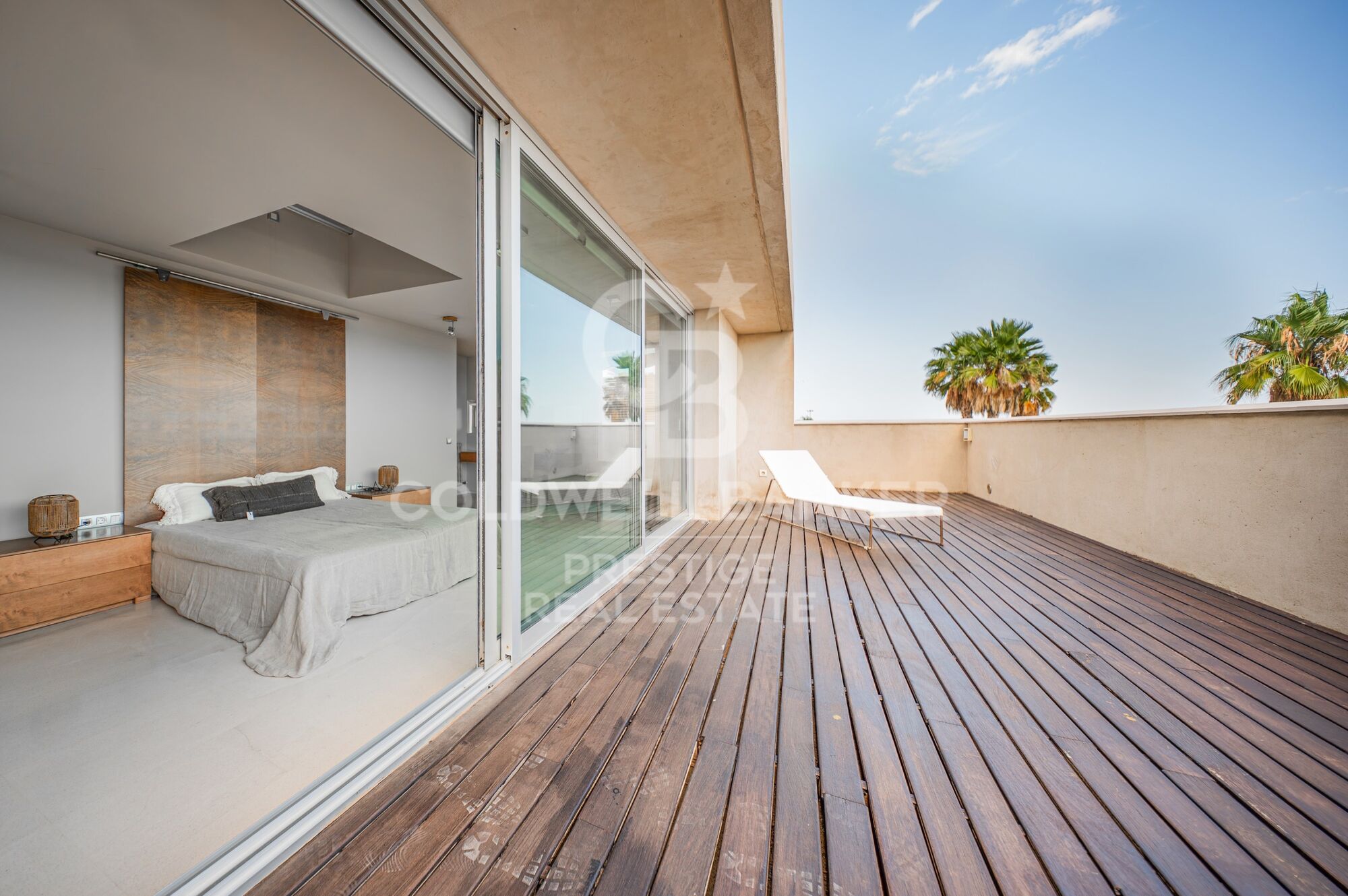 Torre de lujo de 800 m2 frente al mar en Gavà, Barcelona