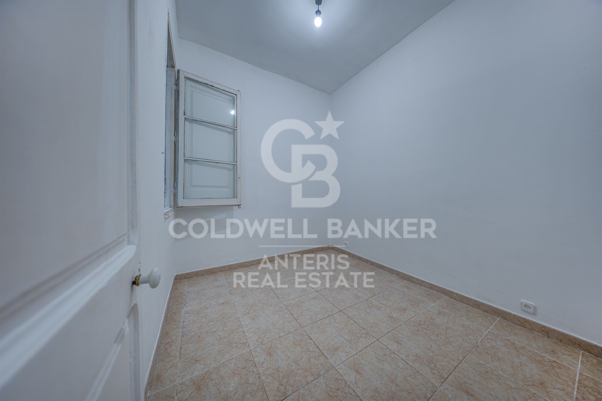 Property with renovation potential in a classic building