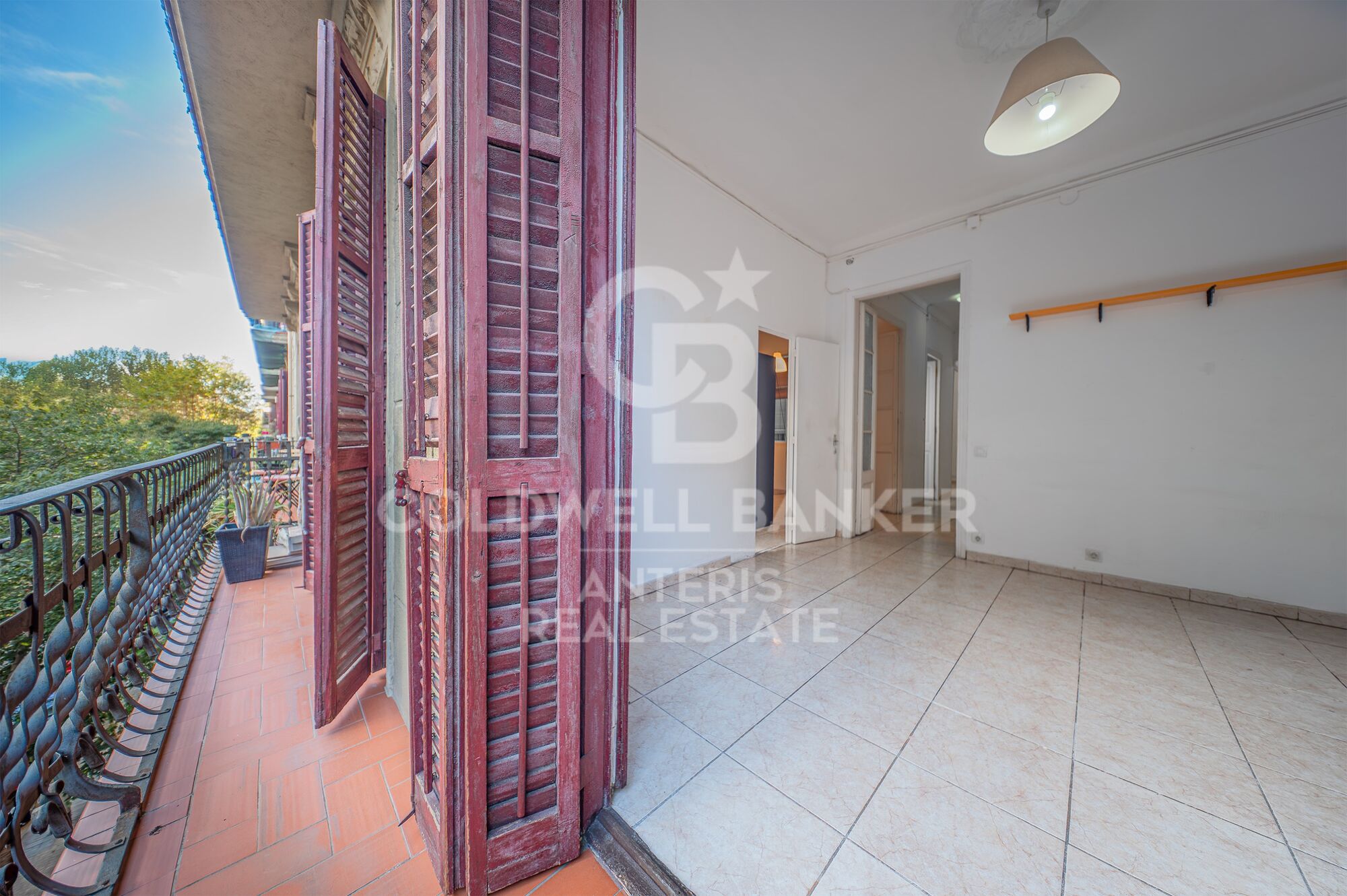 Property with renovation potential in a classic building