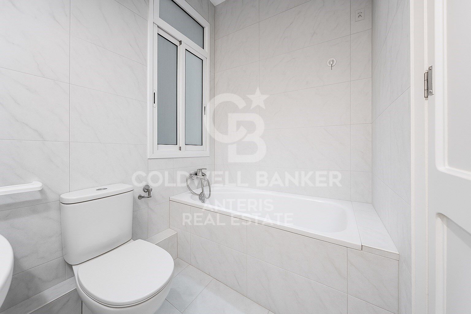 Property with renovation potential in a classic building