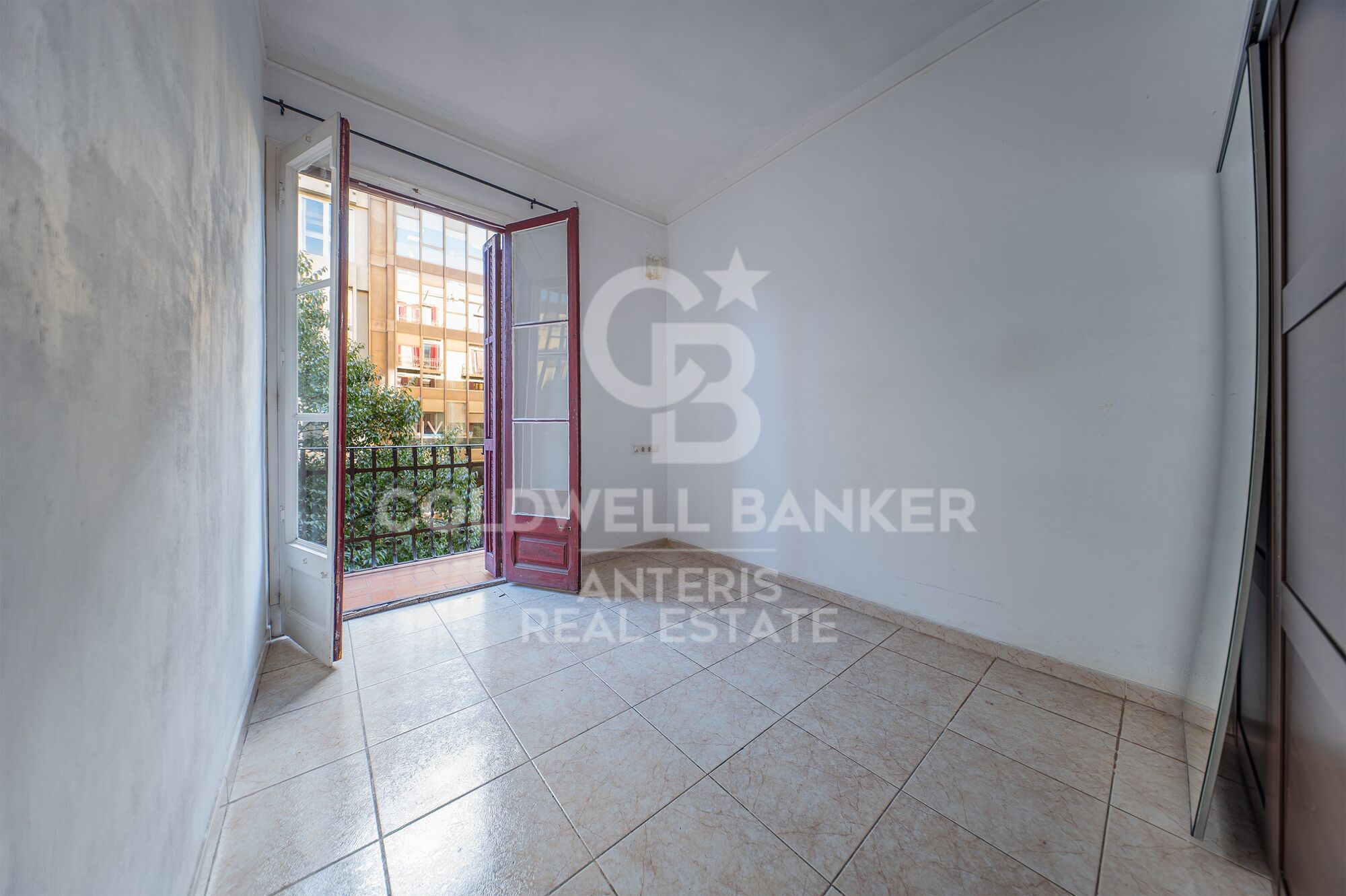 Property with renovation potential in a classic building