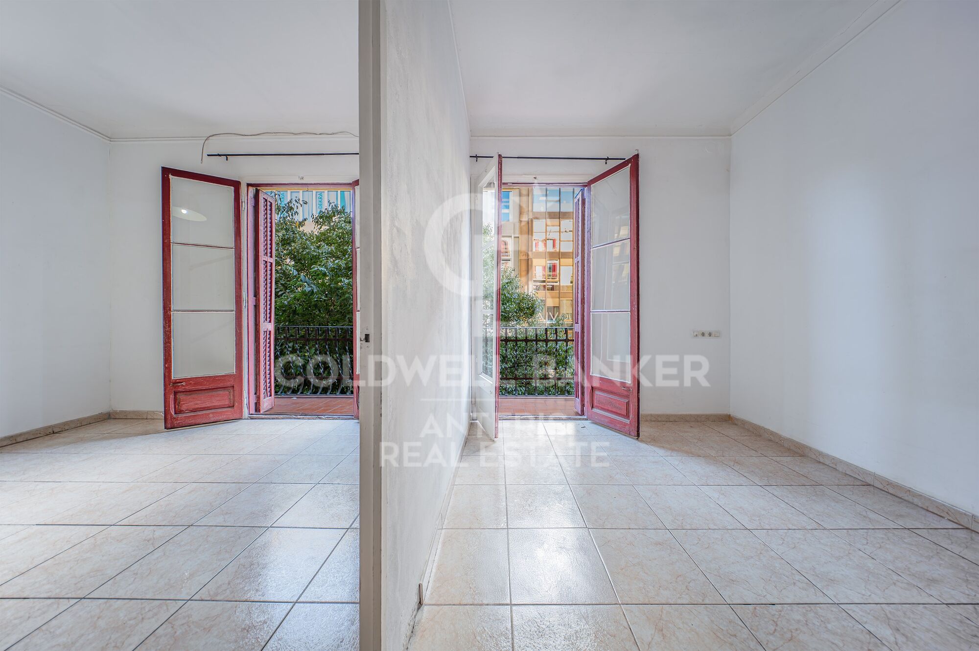 Property with renovation potential in a classic building