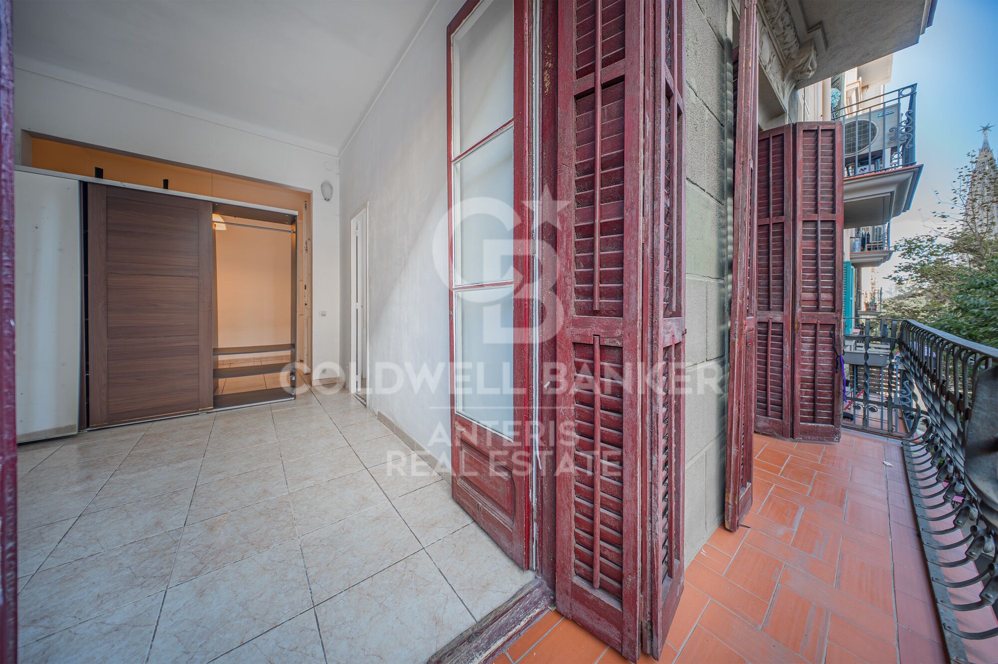 Property with renovation potential in a classic building