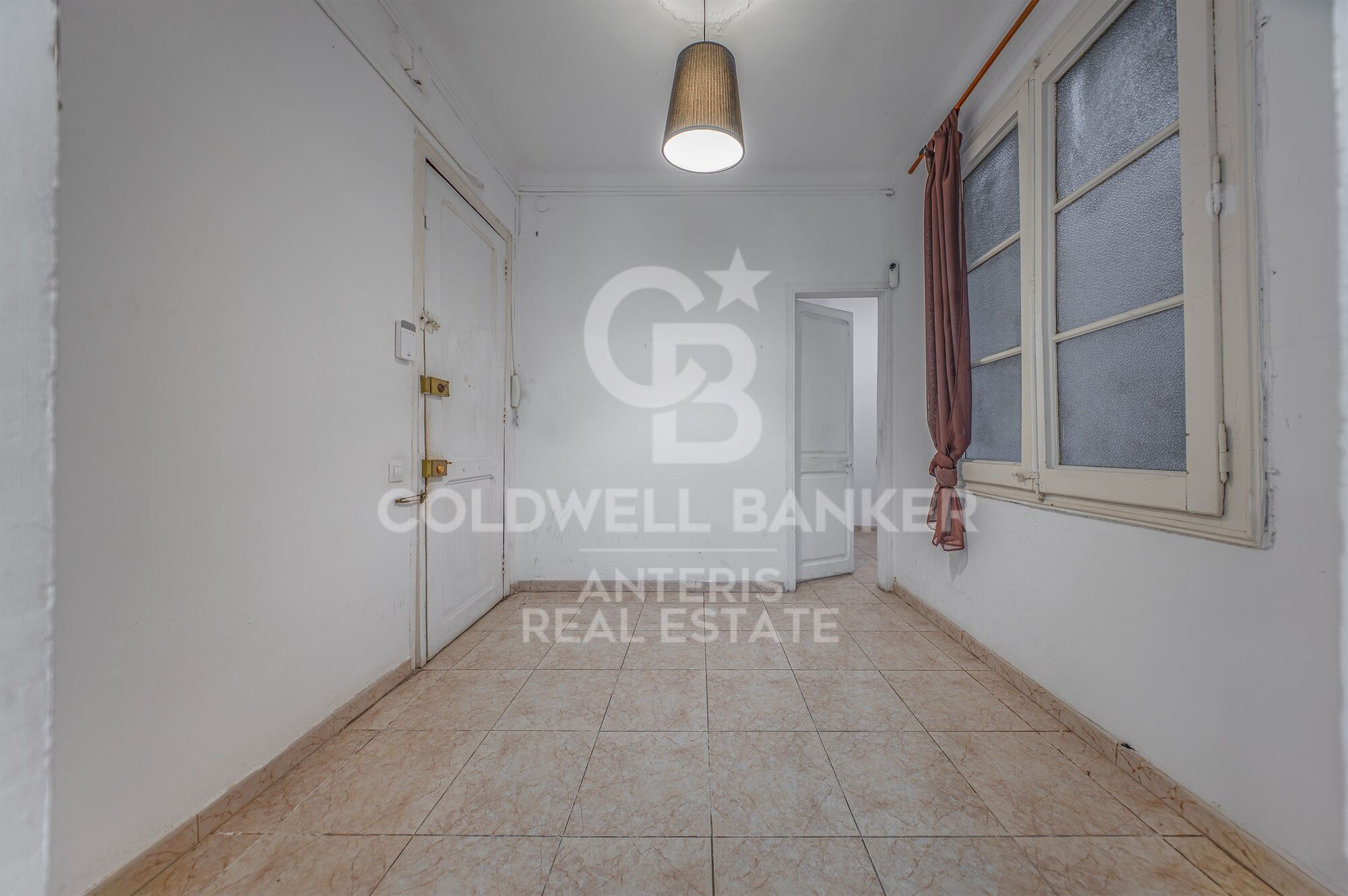 Property with renovation potential in a classic building