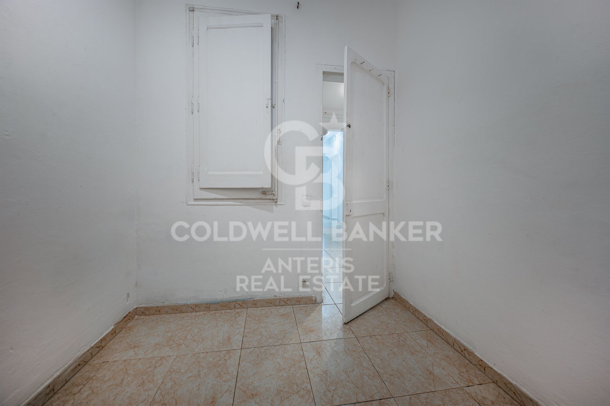 Property with renovation potential in a classic building