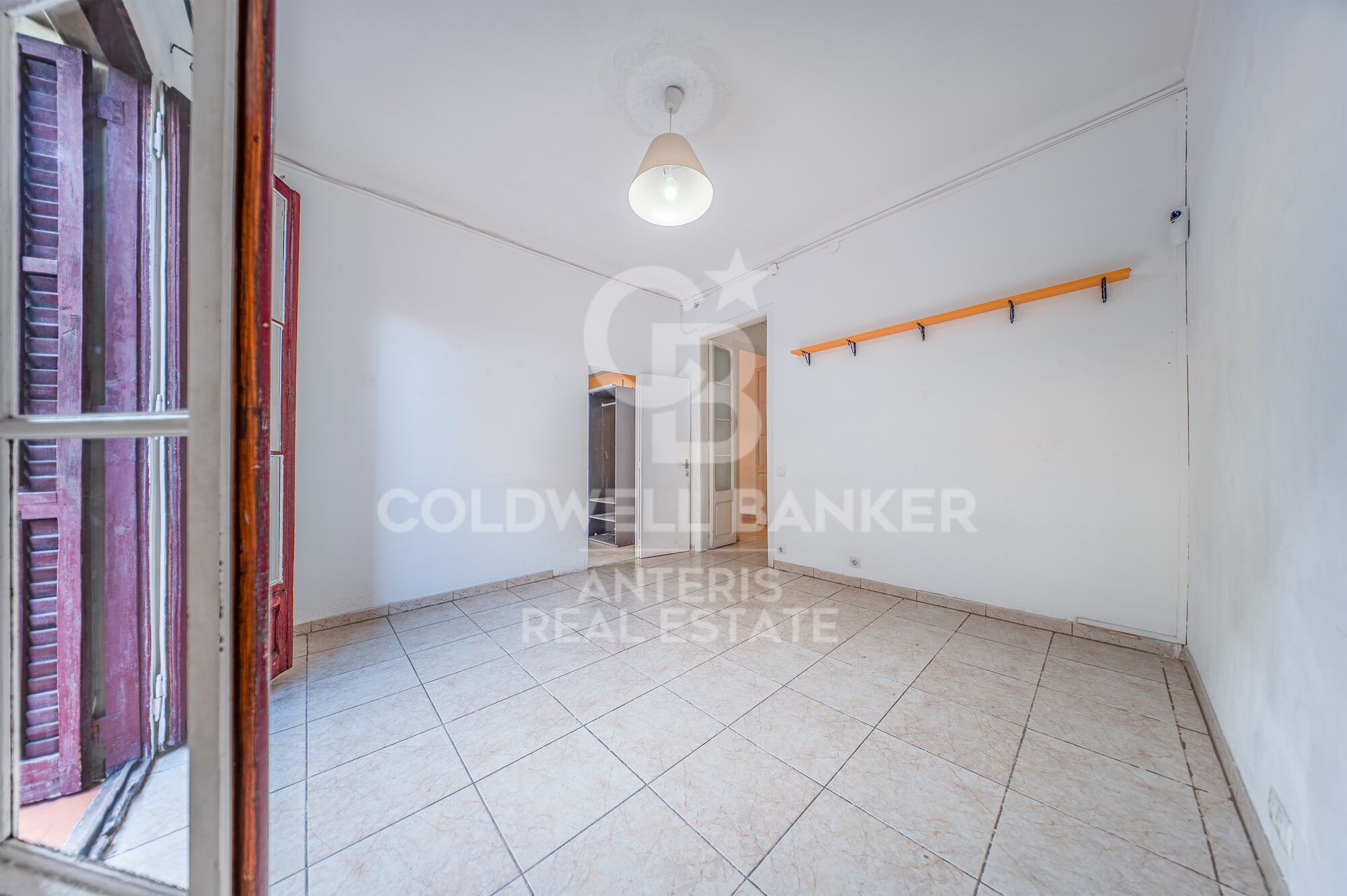 Property with renovation potential in a classic building