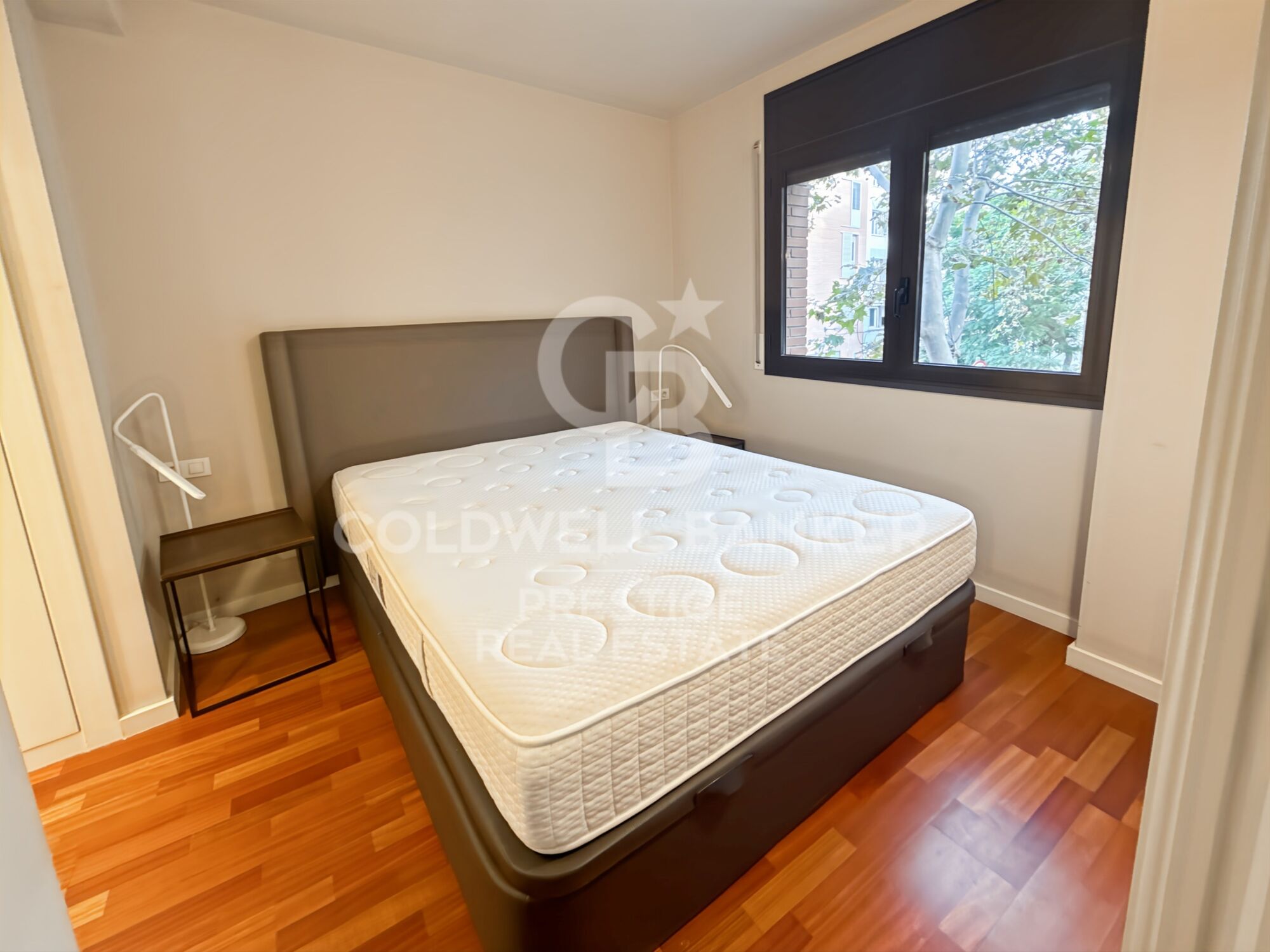 For sale renovated flat in Poblenou, Barcelona