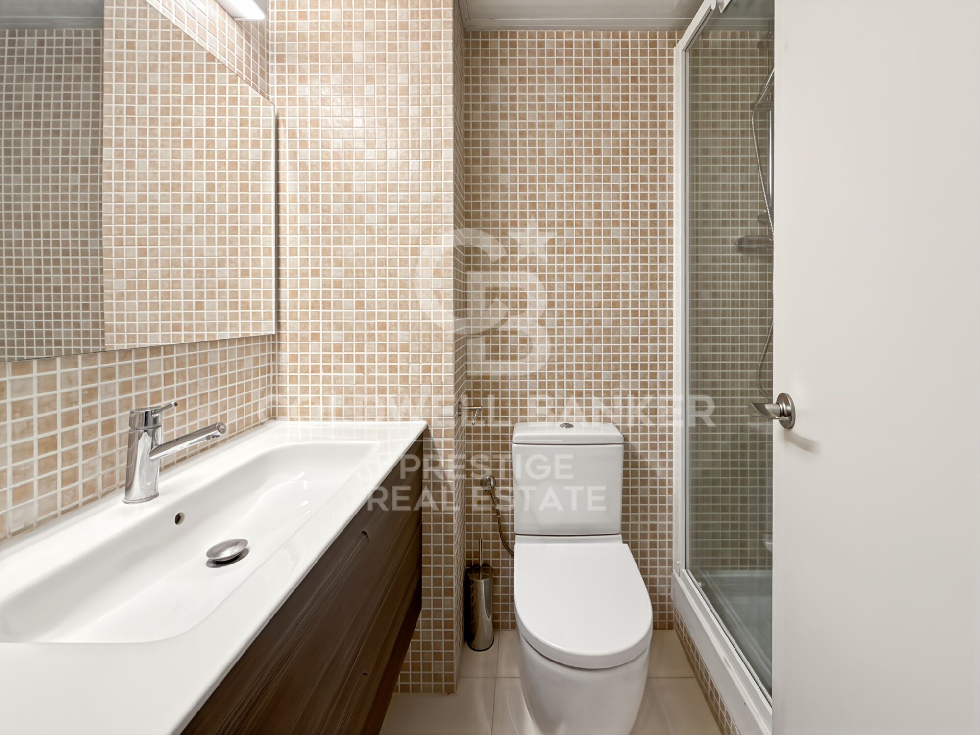 Zu verkaufen renovierte Wohnung in Poblenou, Barcelona