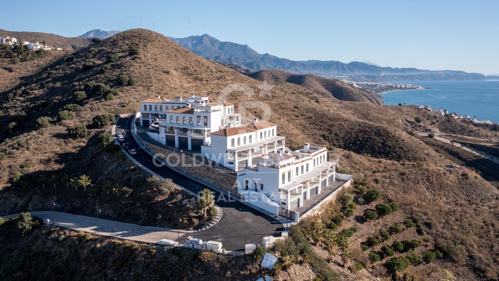 Verkauf von Neubau-Reihenhäusern mit spektakulärem Meerblick in Torrox