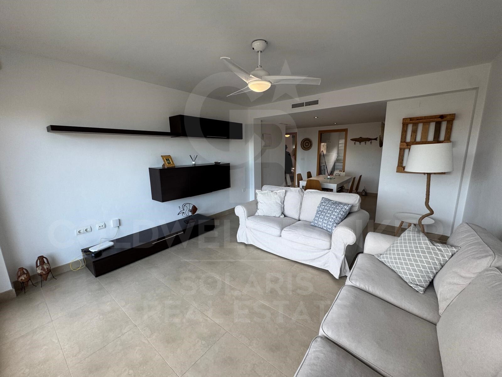 Encantador apartamento con terraza y vistas a la piscina en Jávea
