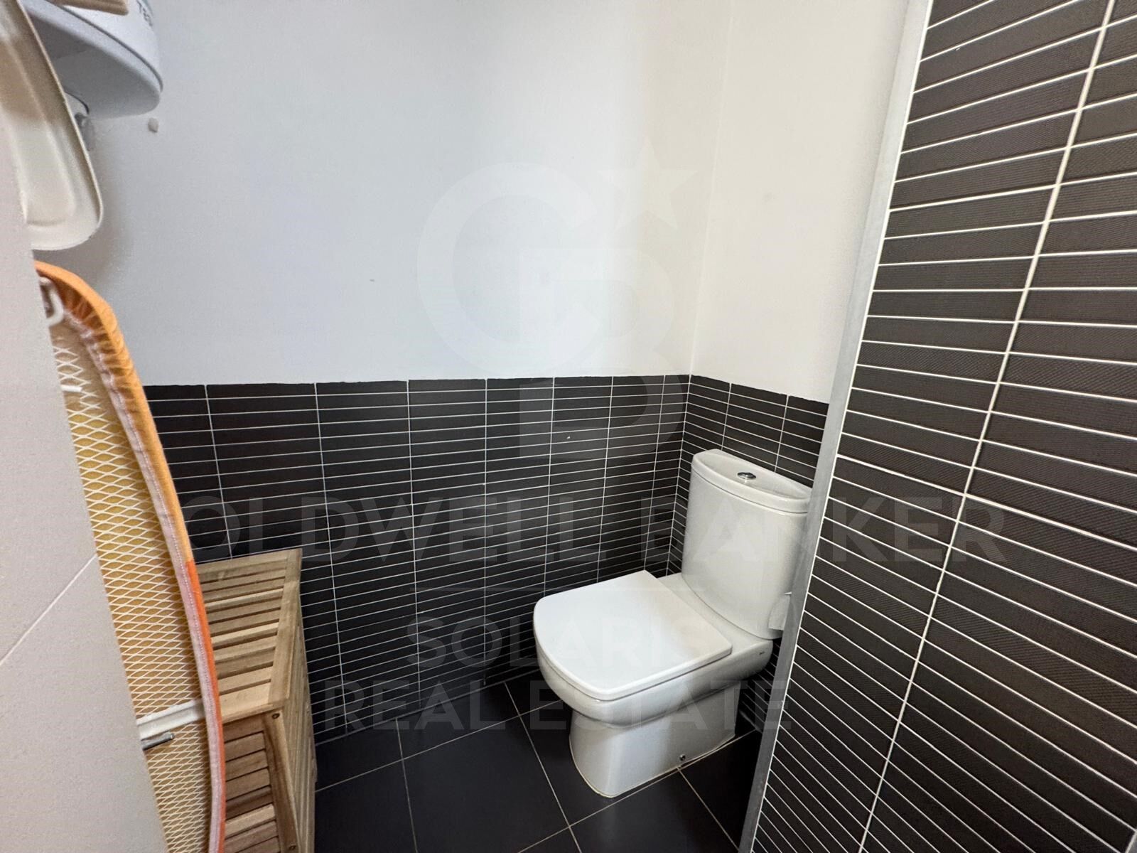 Encantador apartamento con terraza y vistas a la piscina en Jávea