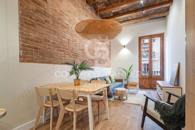 Brand-new apartment in a classical building