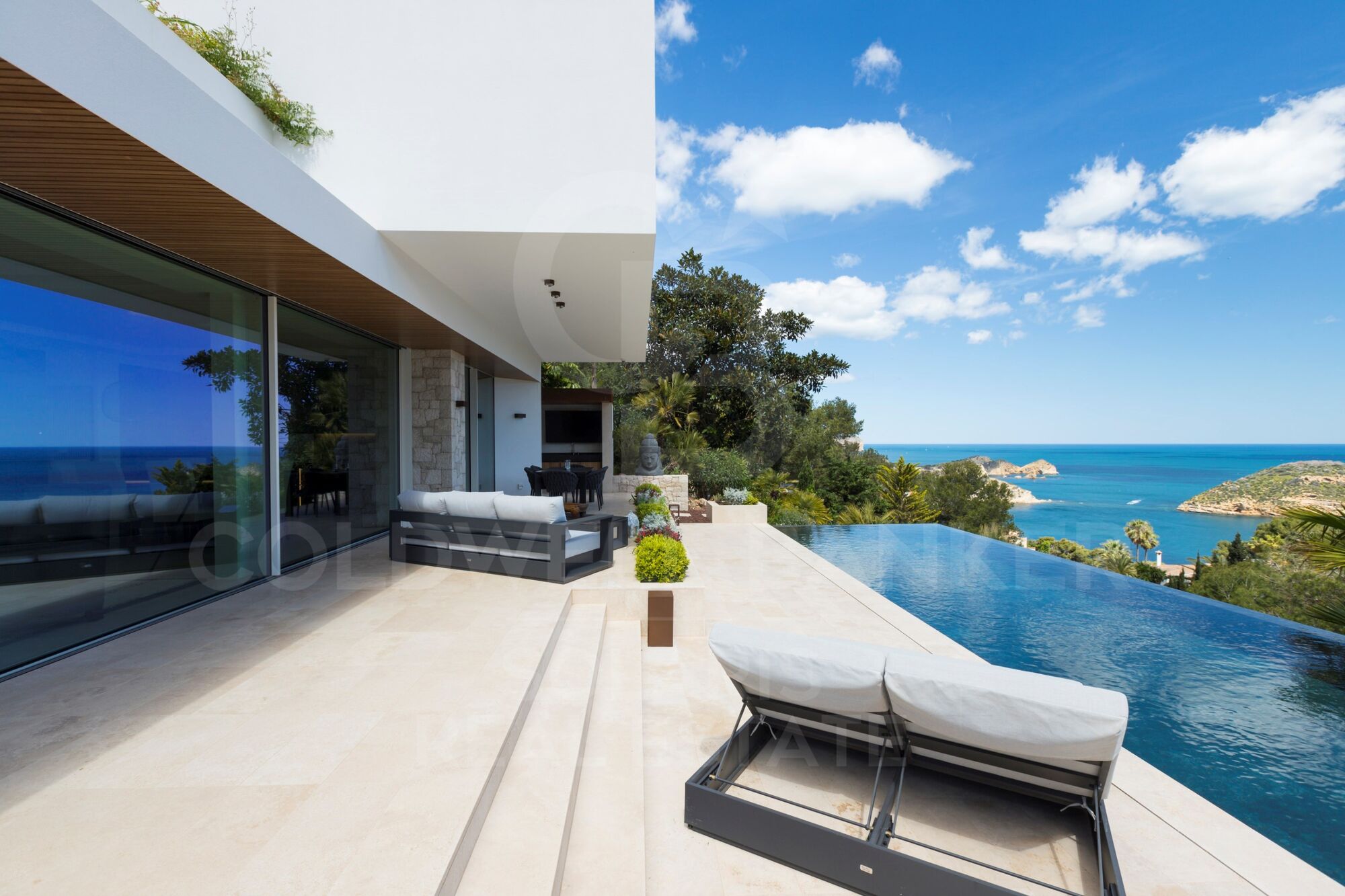 Neubau-Luxusvilla zum Verkauf in Jávea bereit zum Einzug