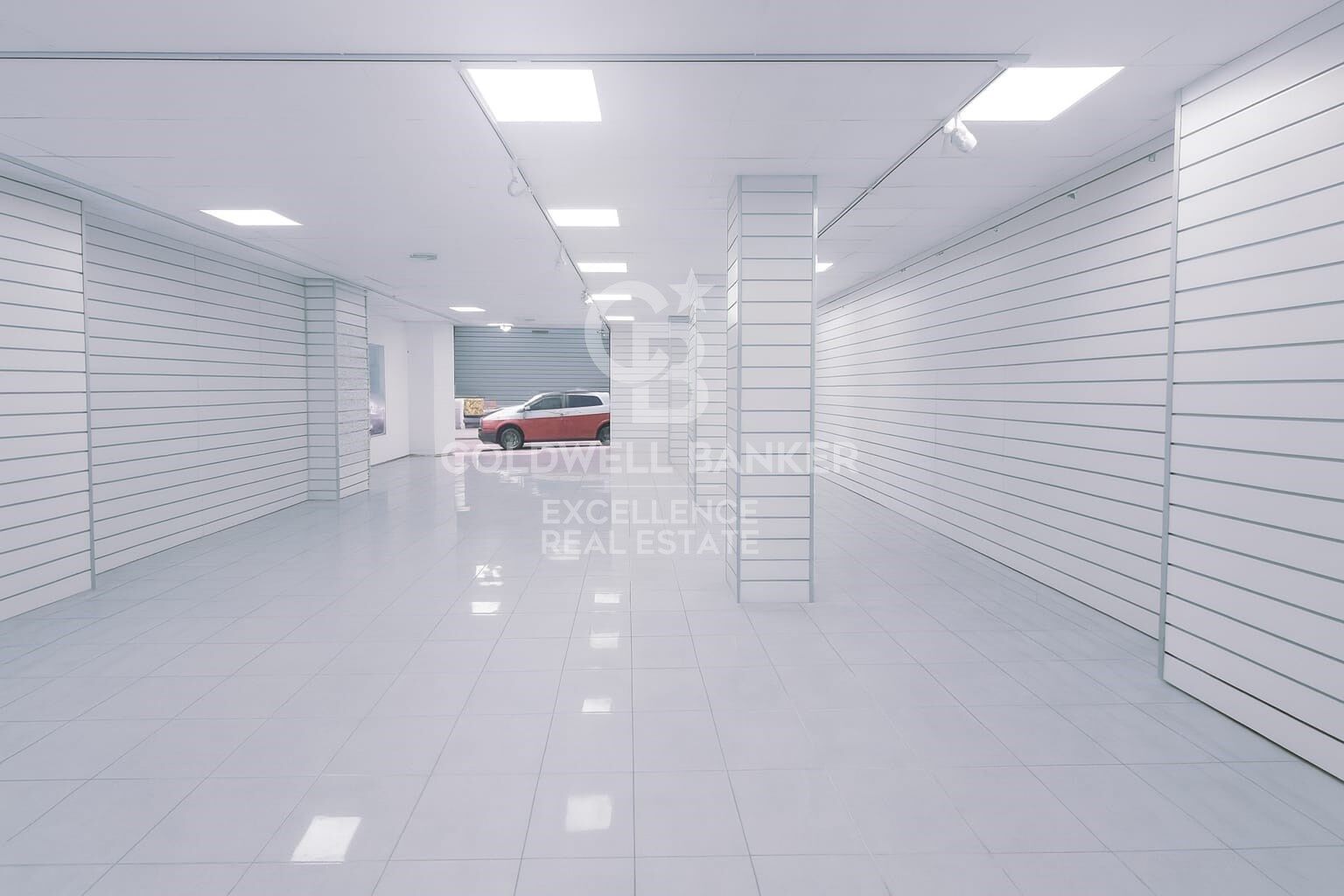 Business Opportunity in Ciutat Vella - Ground Floor Premises for Rent on Quart Street