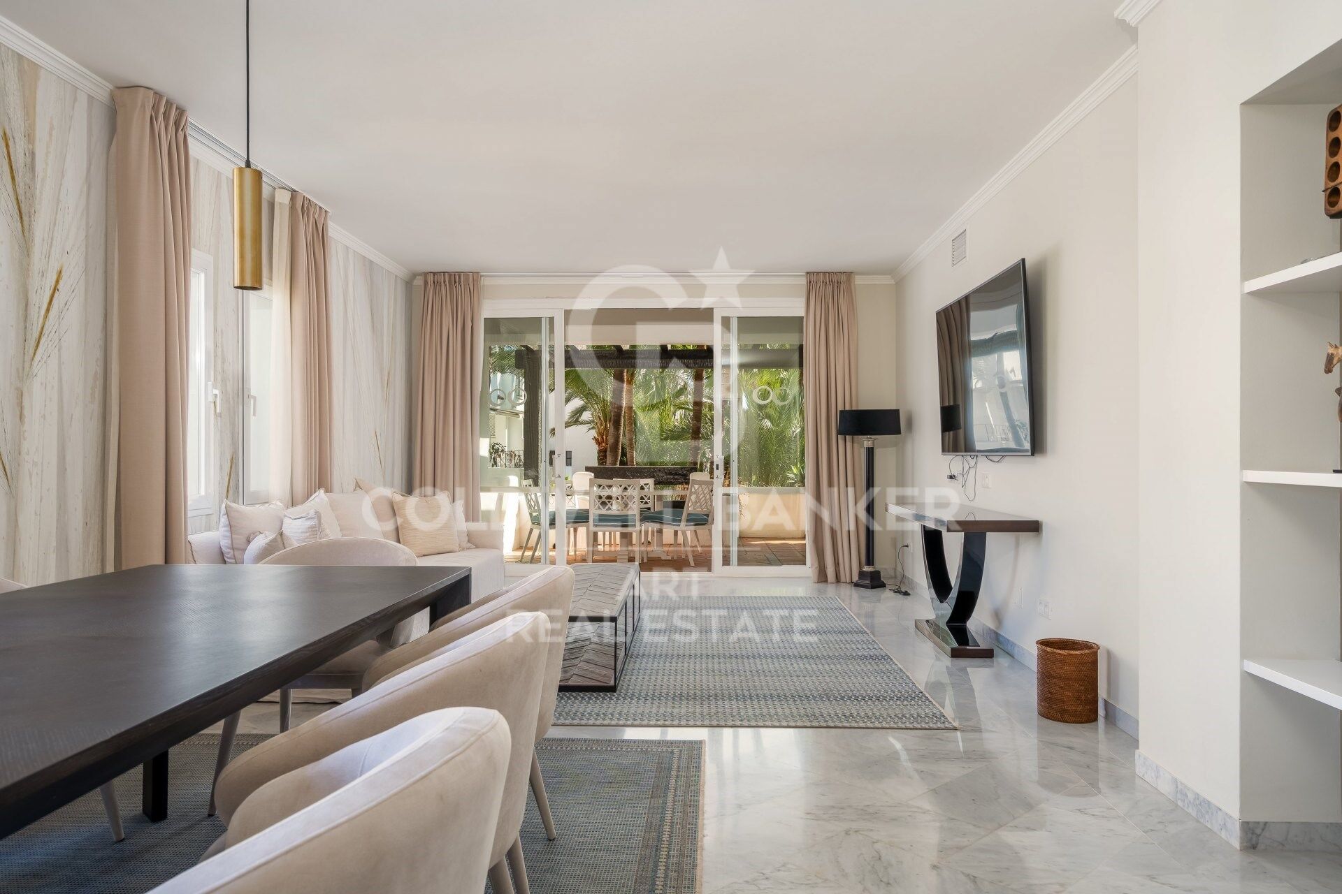 Elegantes Duplex-Penthouse mit vier Schlafzimmern in Puente Romano, Marbella