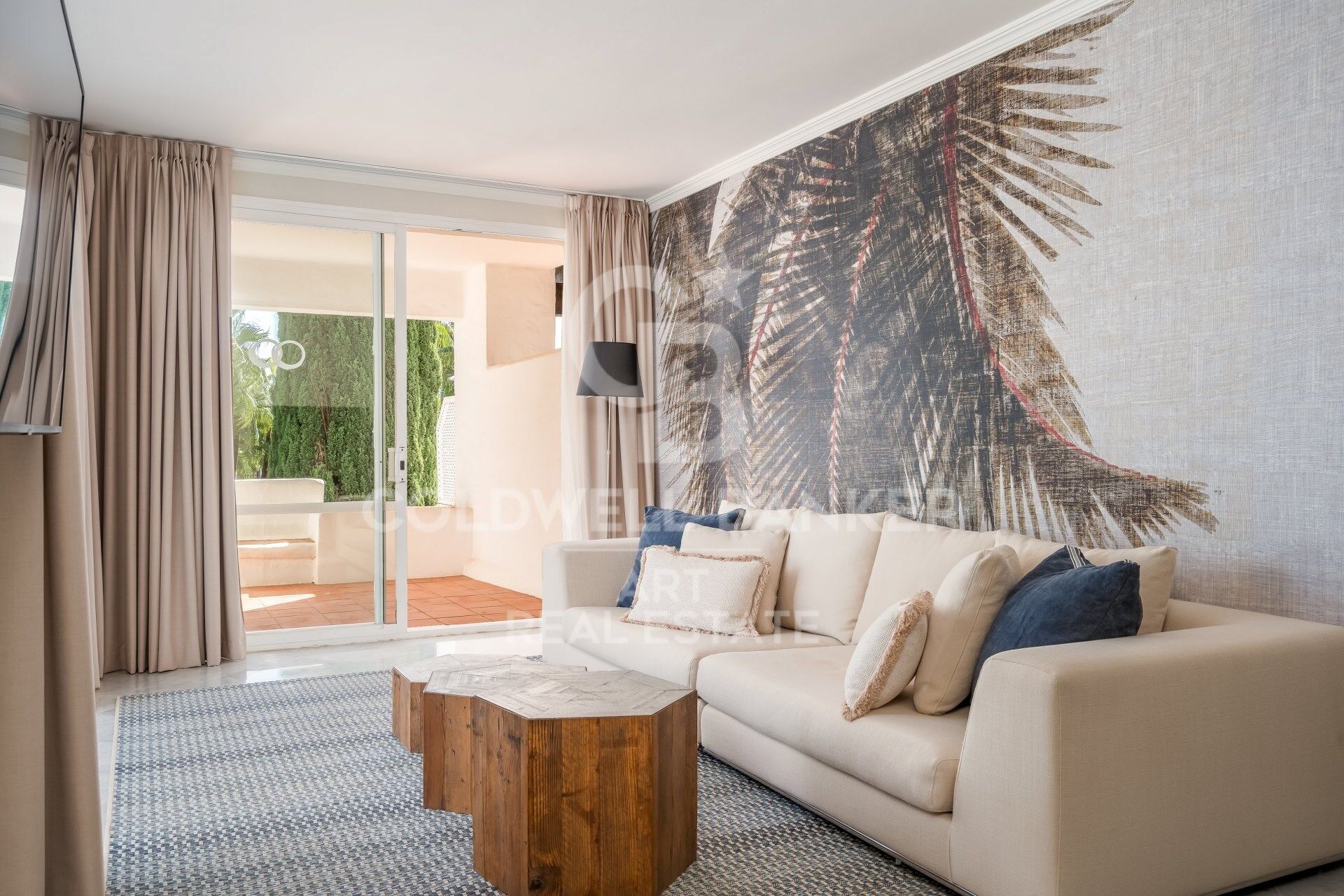 Elegantes Duplex-Penthouse mit vier Schlafzimmern in Puente Romano, Marbella