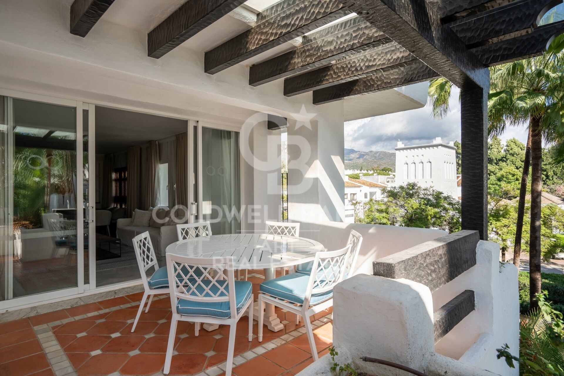 Élégant penthouse en duplex de quatre chambres à Puente Romano, Marbella