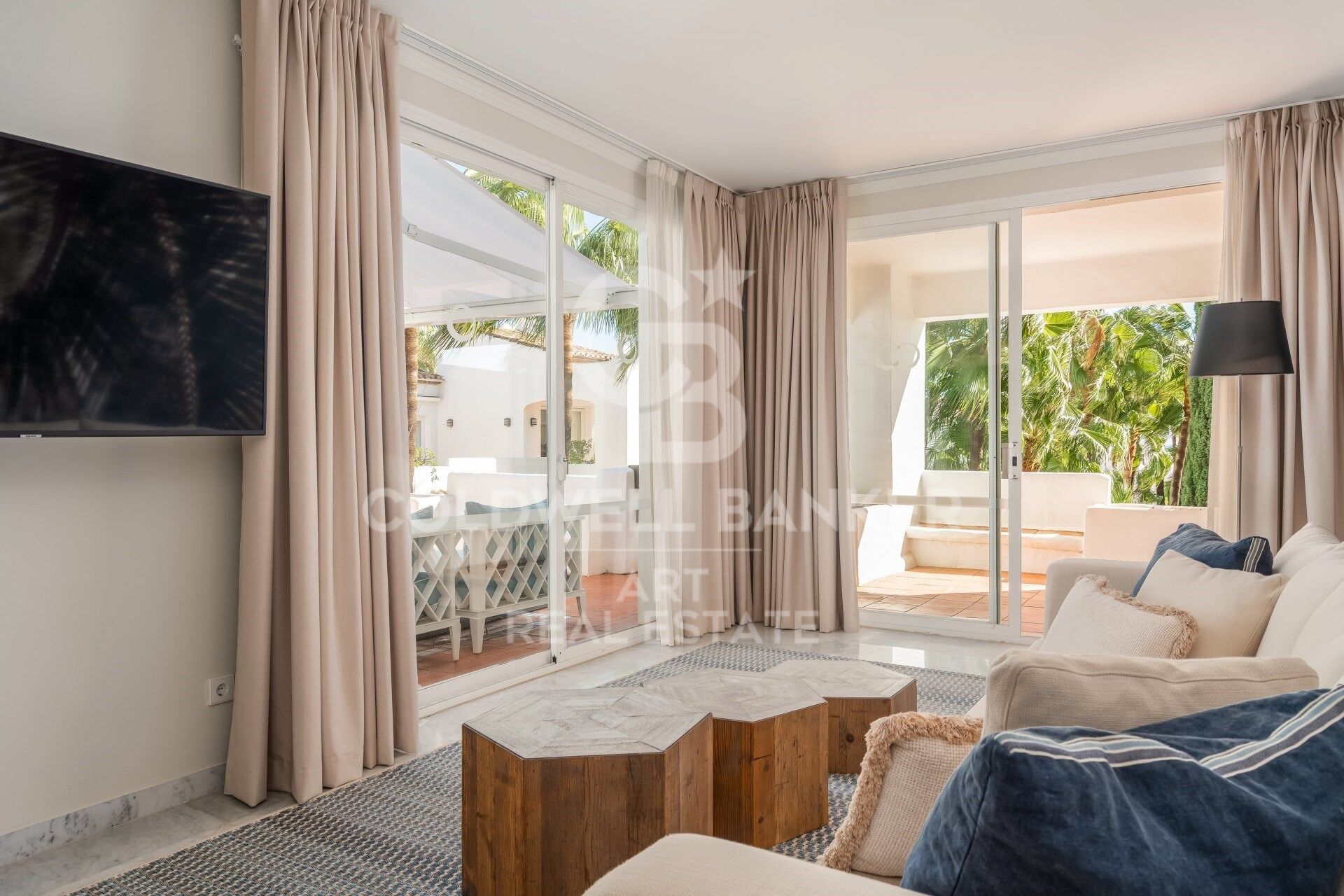Elegantes Duplex-Penthouse mit vier Schlafzimmern in Puente Romano, Marbella