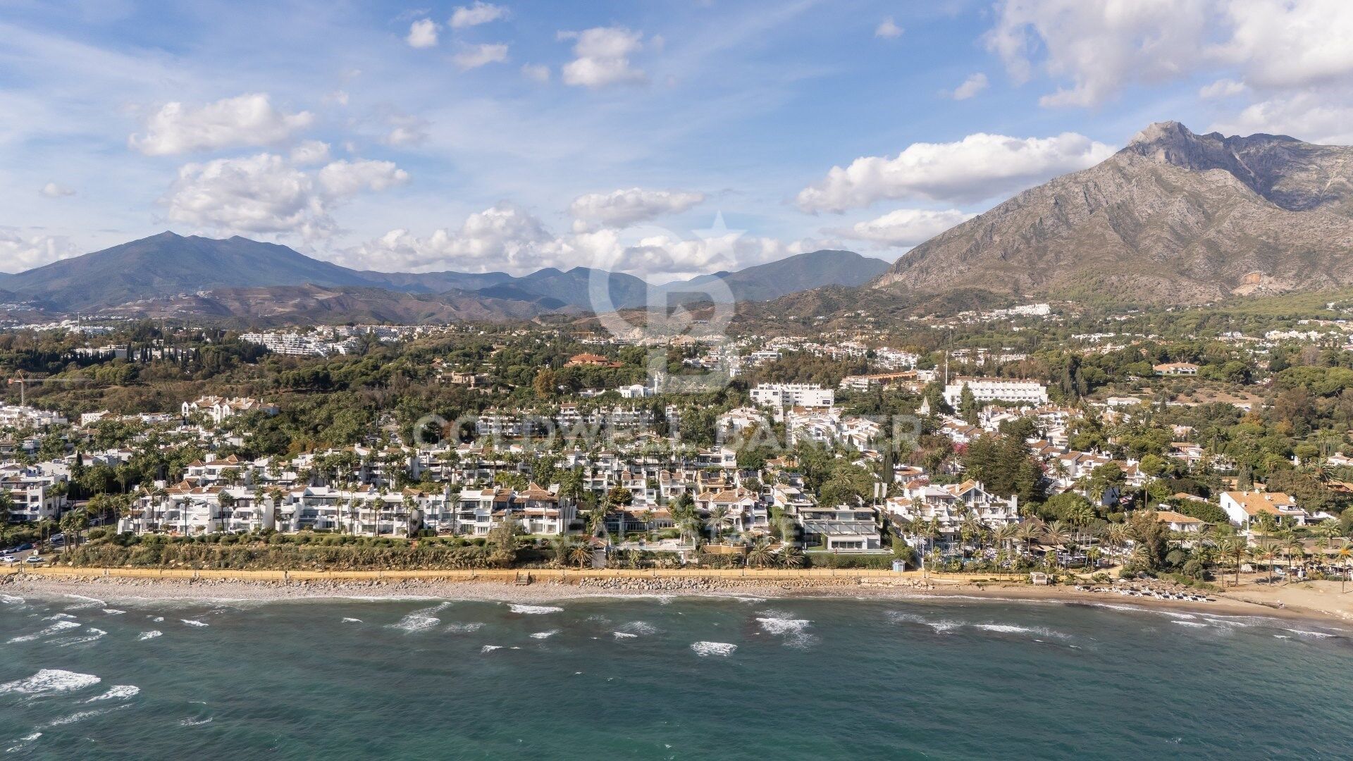 Three-bedroom apartment in Puente Romano, Marbella