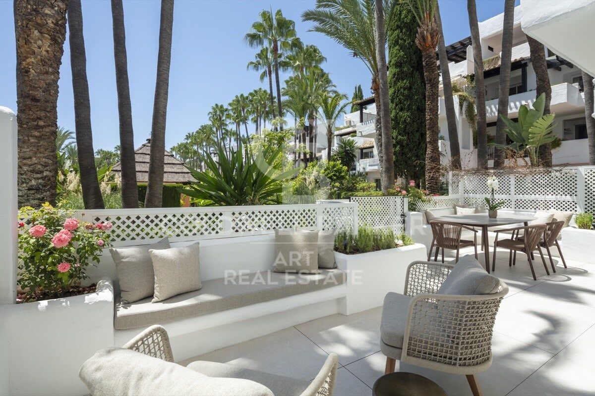 Elegant ground floor apartment in the best area of Puente Romano