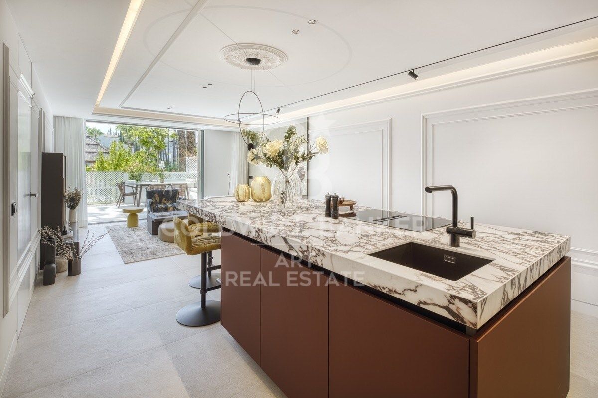 Elegantes Apartment im Erdgeschoss in der besten Gegend von Puente Romano