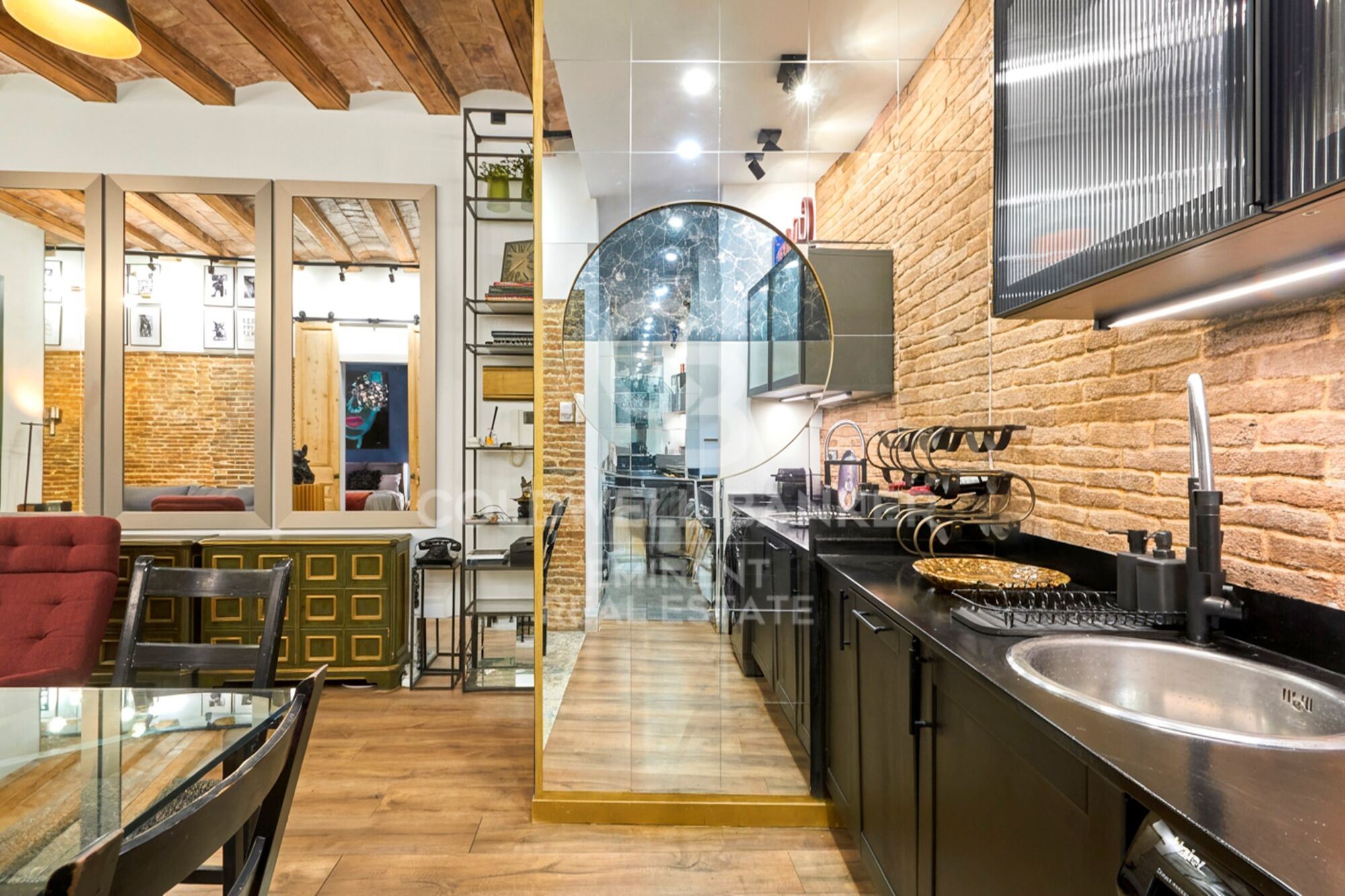 Designer apartment in the heart of El Born.