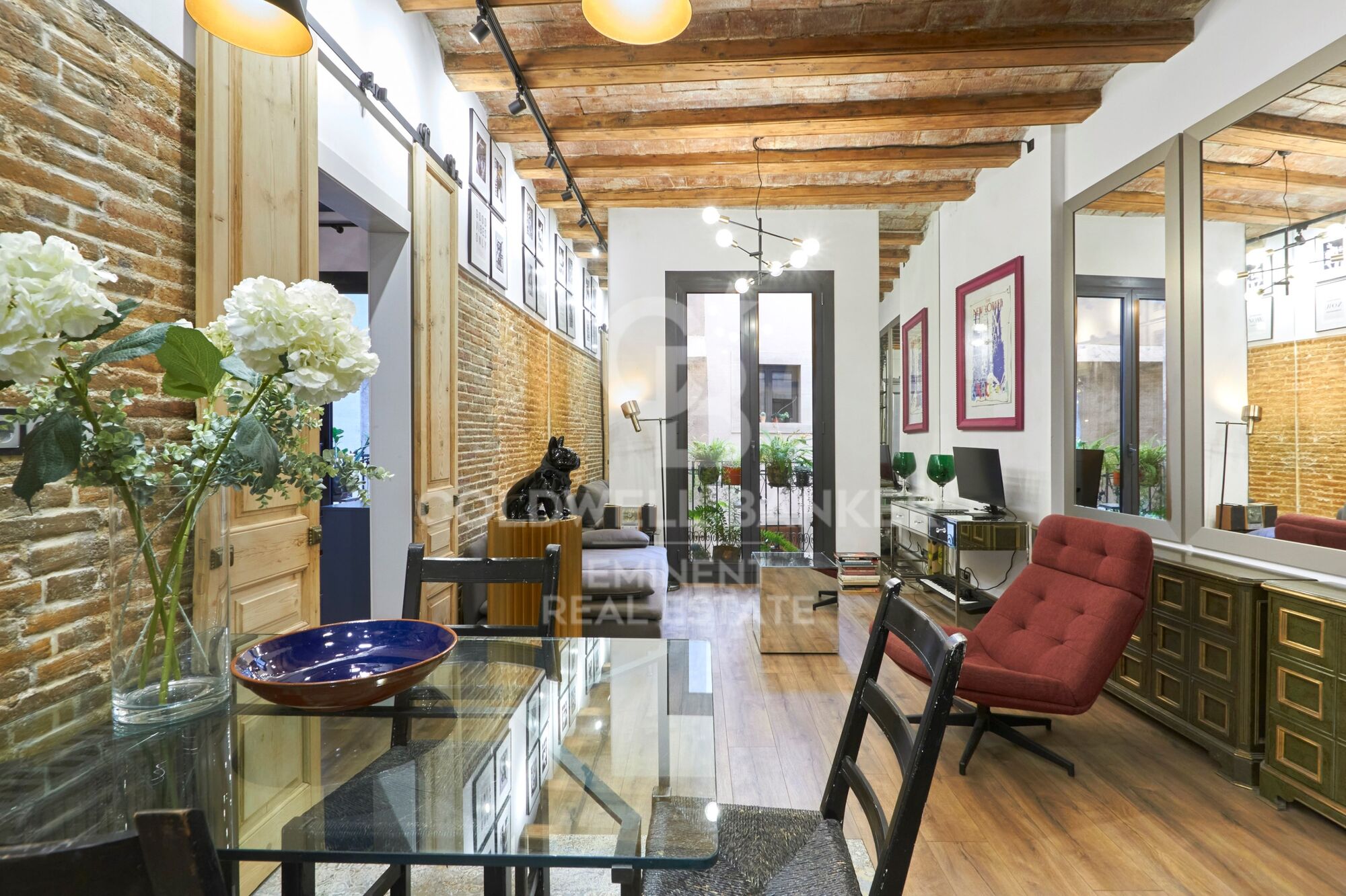 Designer apartment in the heart of El Born.