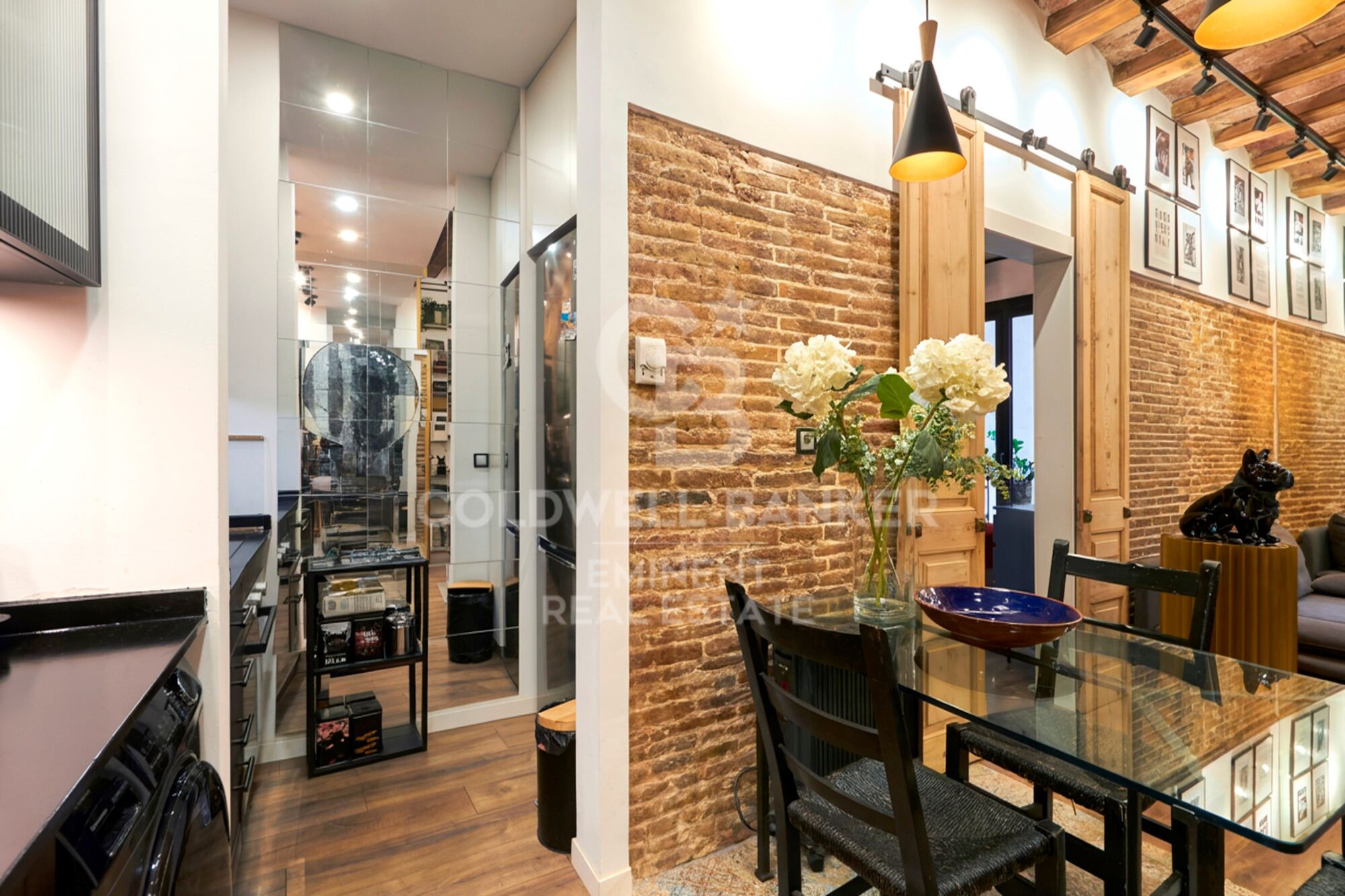 Designer apartment in the heart of El Born.
