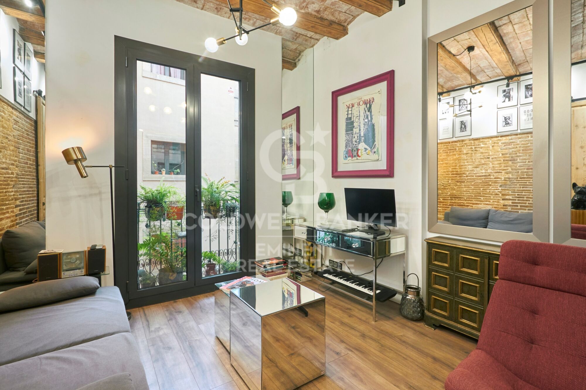 Designer apartment in the heart of El Born.