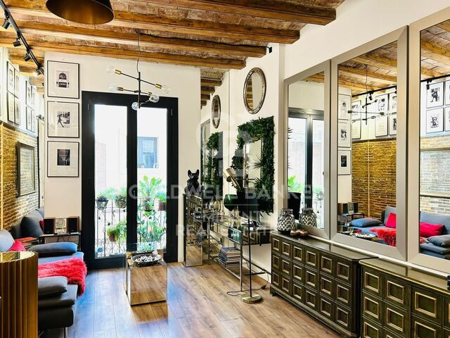 Designer apartment in the heart of El Born.