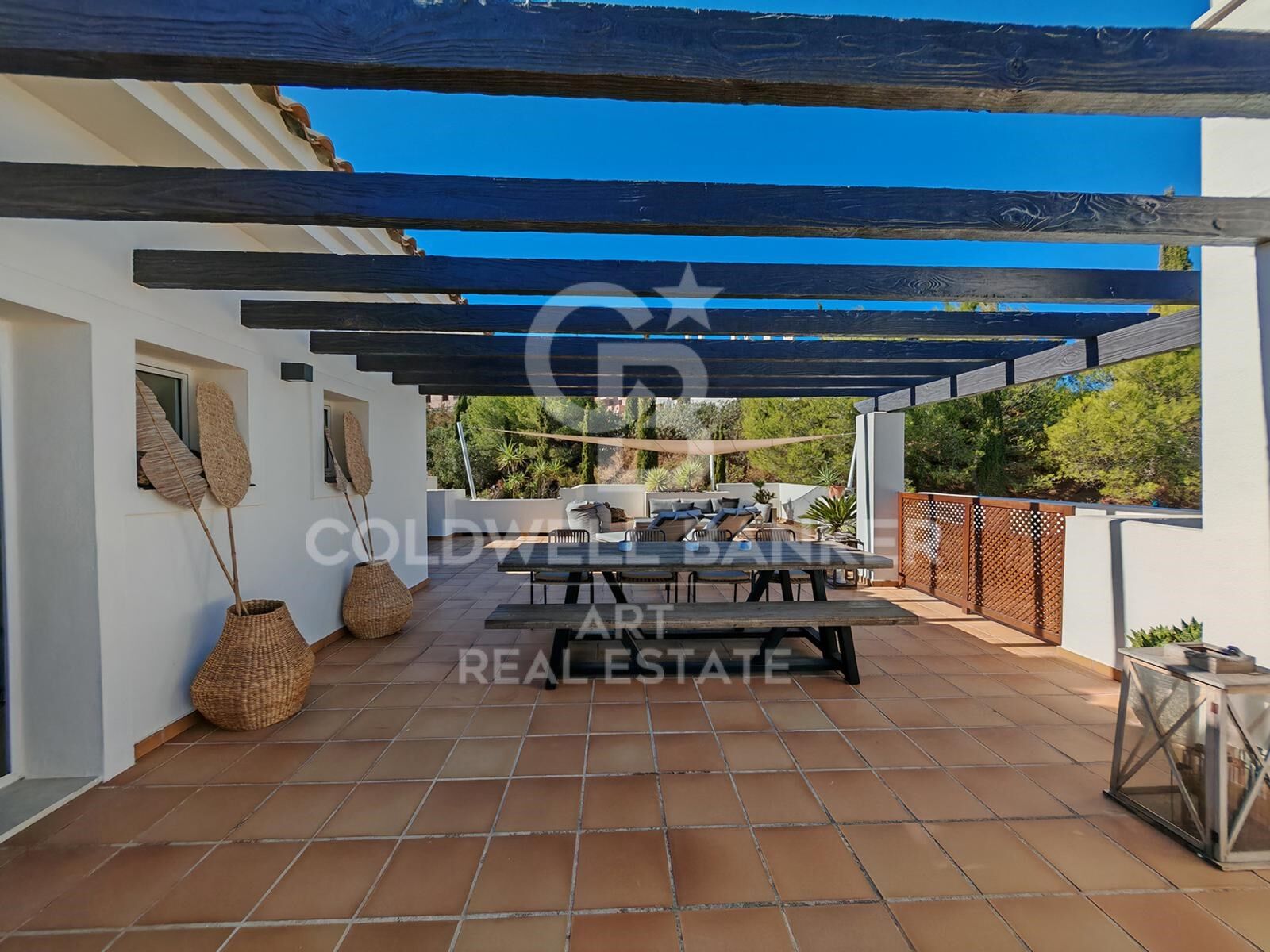 Luminoso y moderno apartamento en venta en Marbella