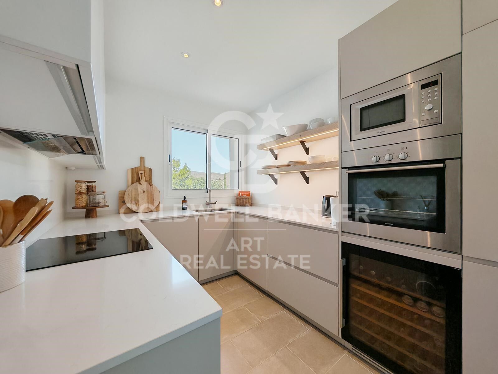 Luminoso y moderno apartamento en venta en Marbella