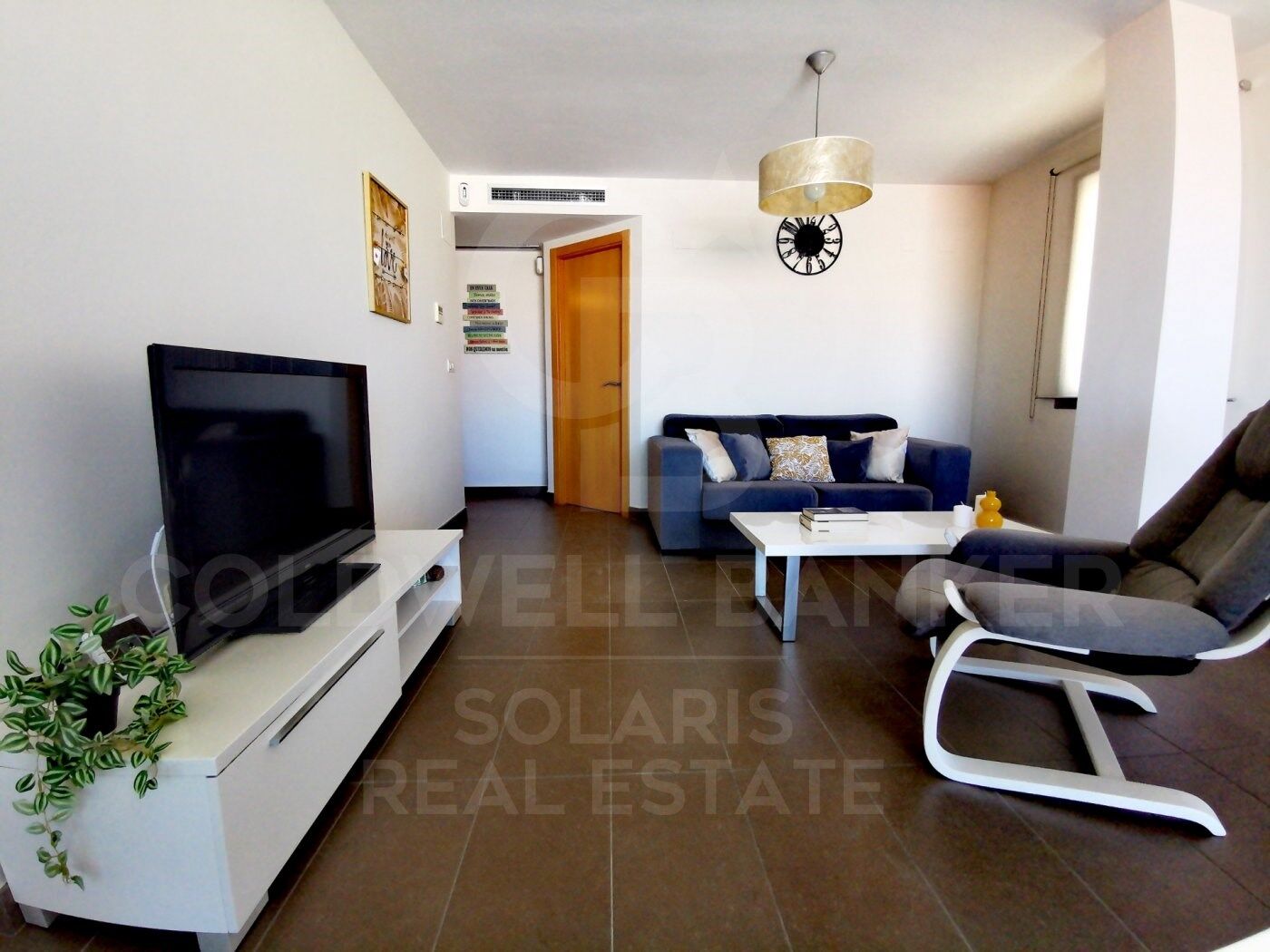 Fabulous flat with views of the Plaza Mayor and 200mts from the beach. Calpe
