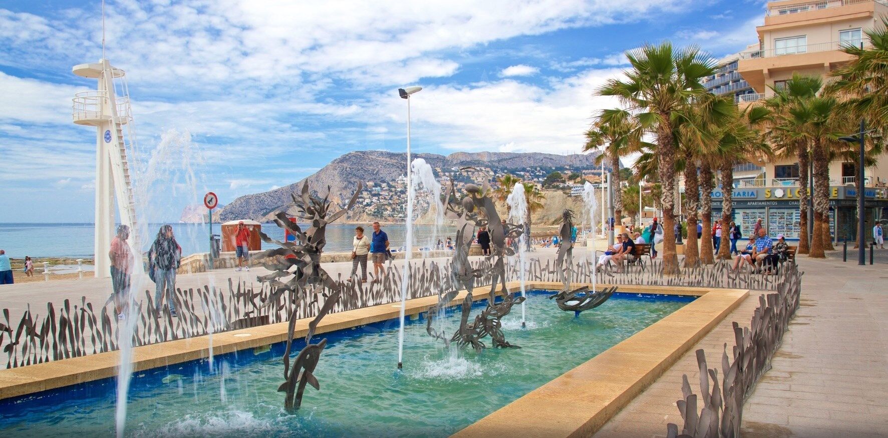 Fabulous flat with views of the Plaza Mayor and 200mts from the beach. Calpe