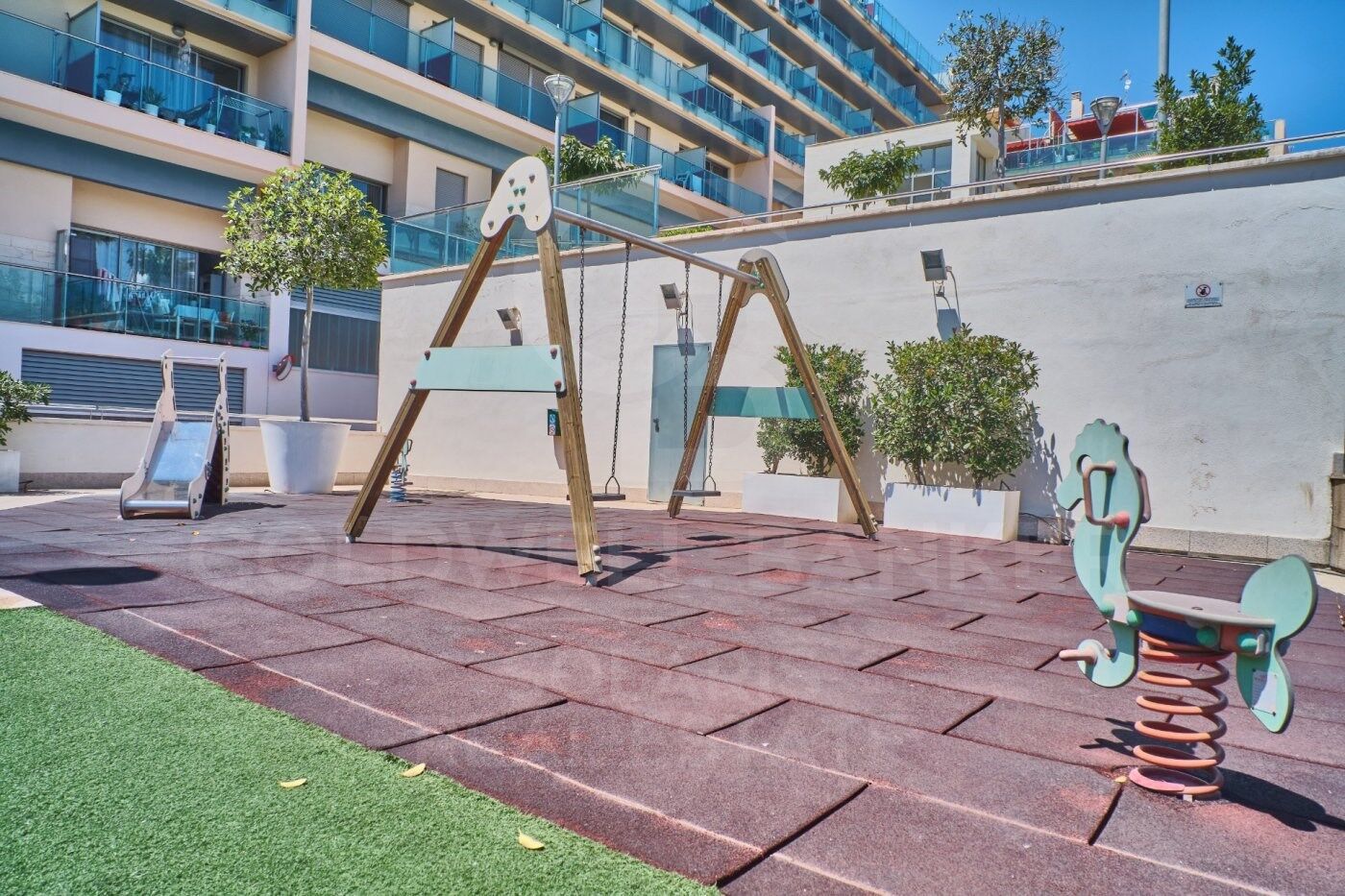 Fabulous flat with views of the Plaza Mayor and 200mts from the beach. Calpe