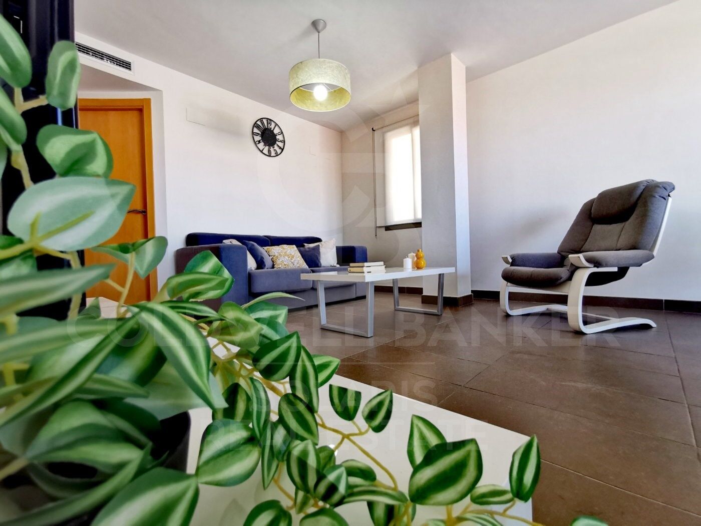 Fabulous flat with views of the Plaza Mayor and 200mts from the beach. Calpe