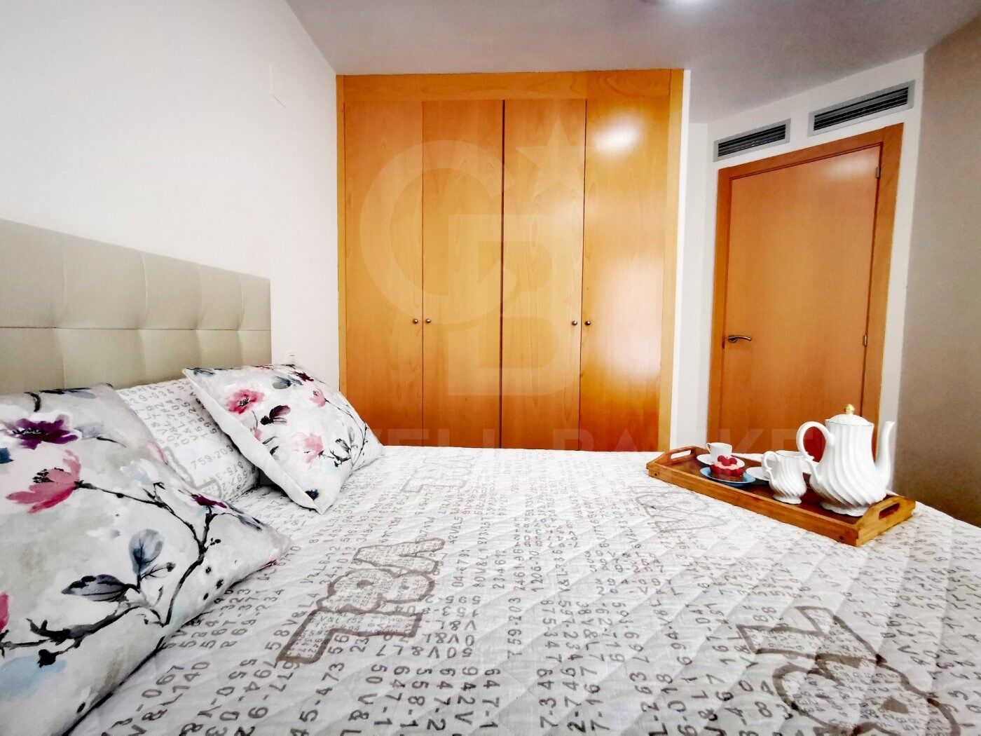 Fabulous flat with views of the Plaza Mayor and 200mts from the beach. Calpe