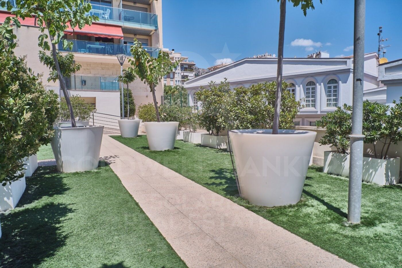 Fabulous flat with views of the Plaza Mayor and 200mts from the beach. Calpe