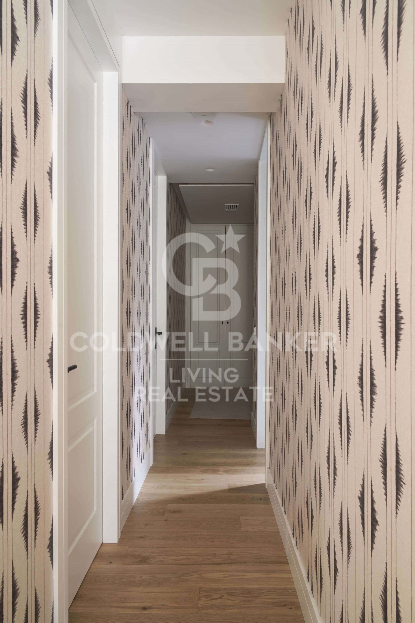 Exclusiva vivienda en Sagasta: diseño, luz y calidades de lujo