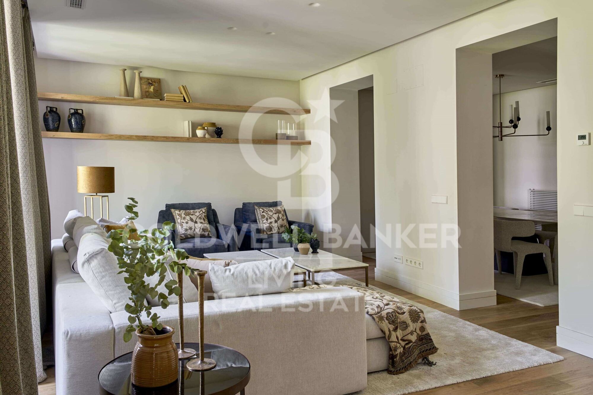 Exclusiva vivienda en Sagasta: diseño, luz y calidades de lujo